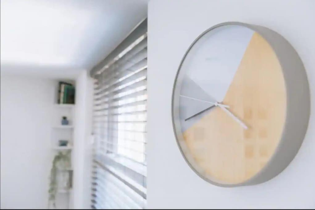 *Central Brighton Modern Studio*