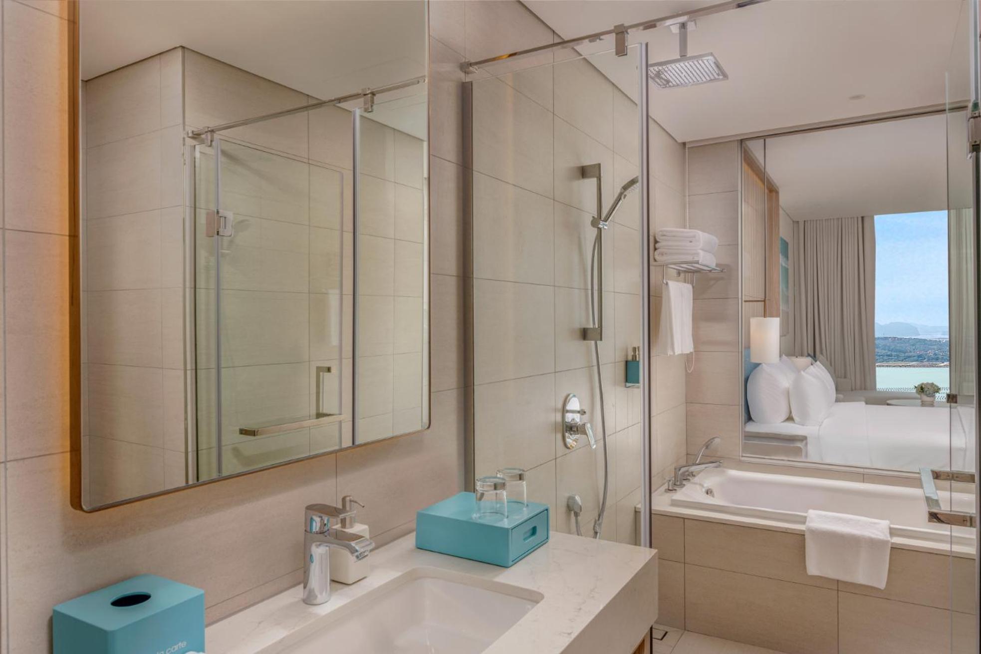 Luxury Waterfront A La Carte Residence