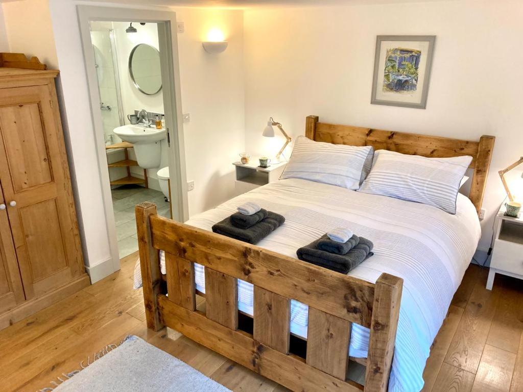 Westbury Cross House Bed & Breakfast view 2