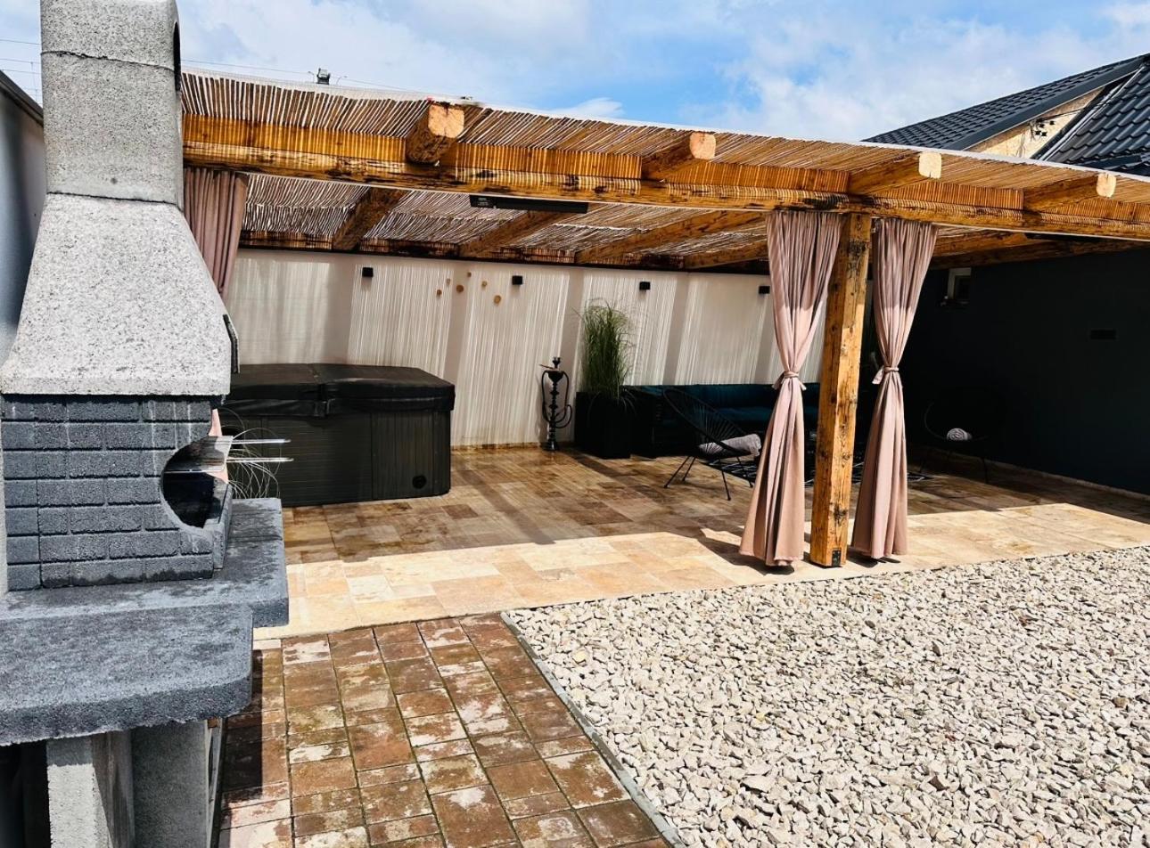 Villa 3 view 3