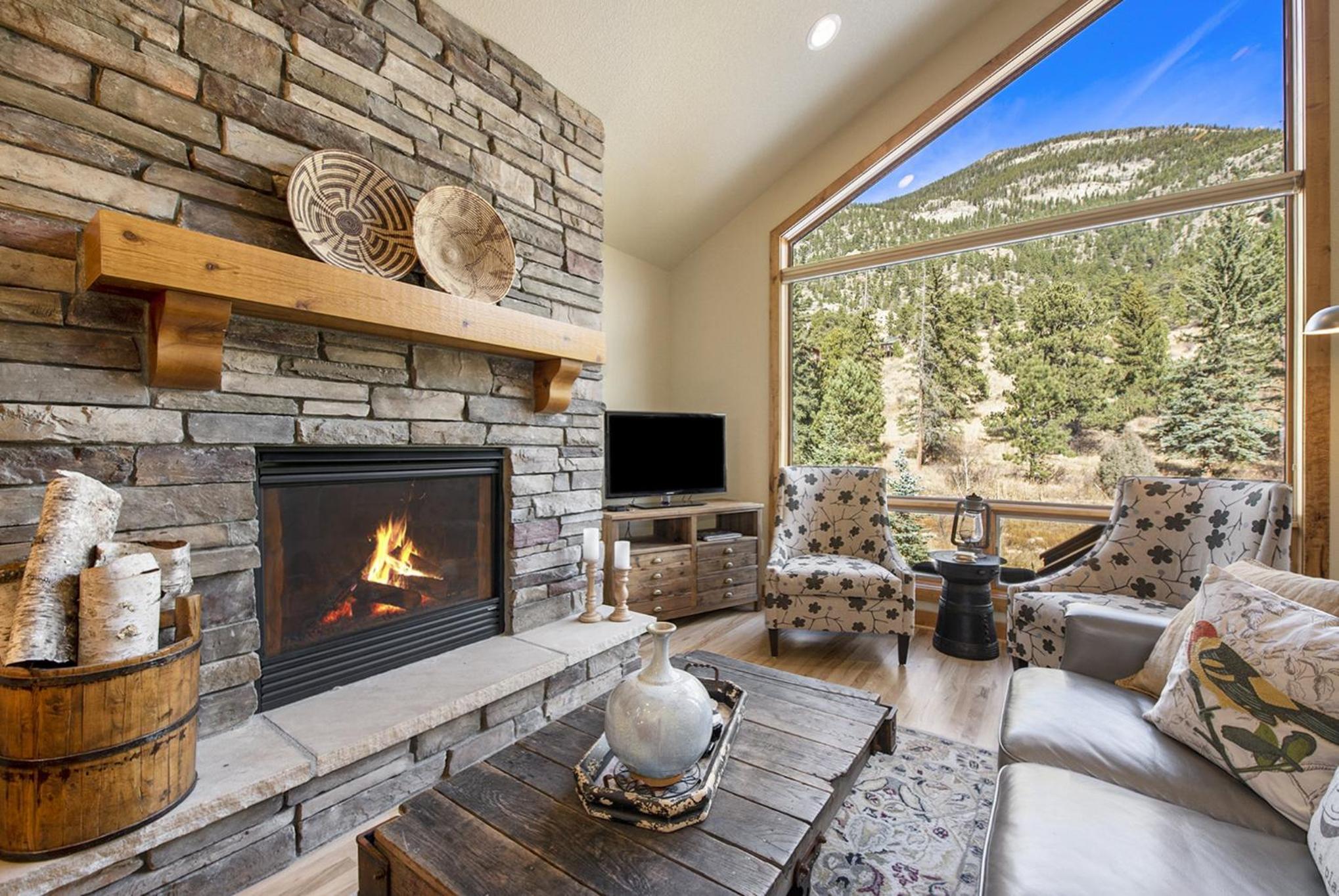 Fall River Retreat - Monthly Long-Term Vacation Rental townhouse
