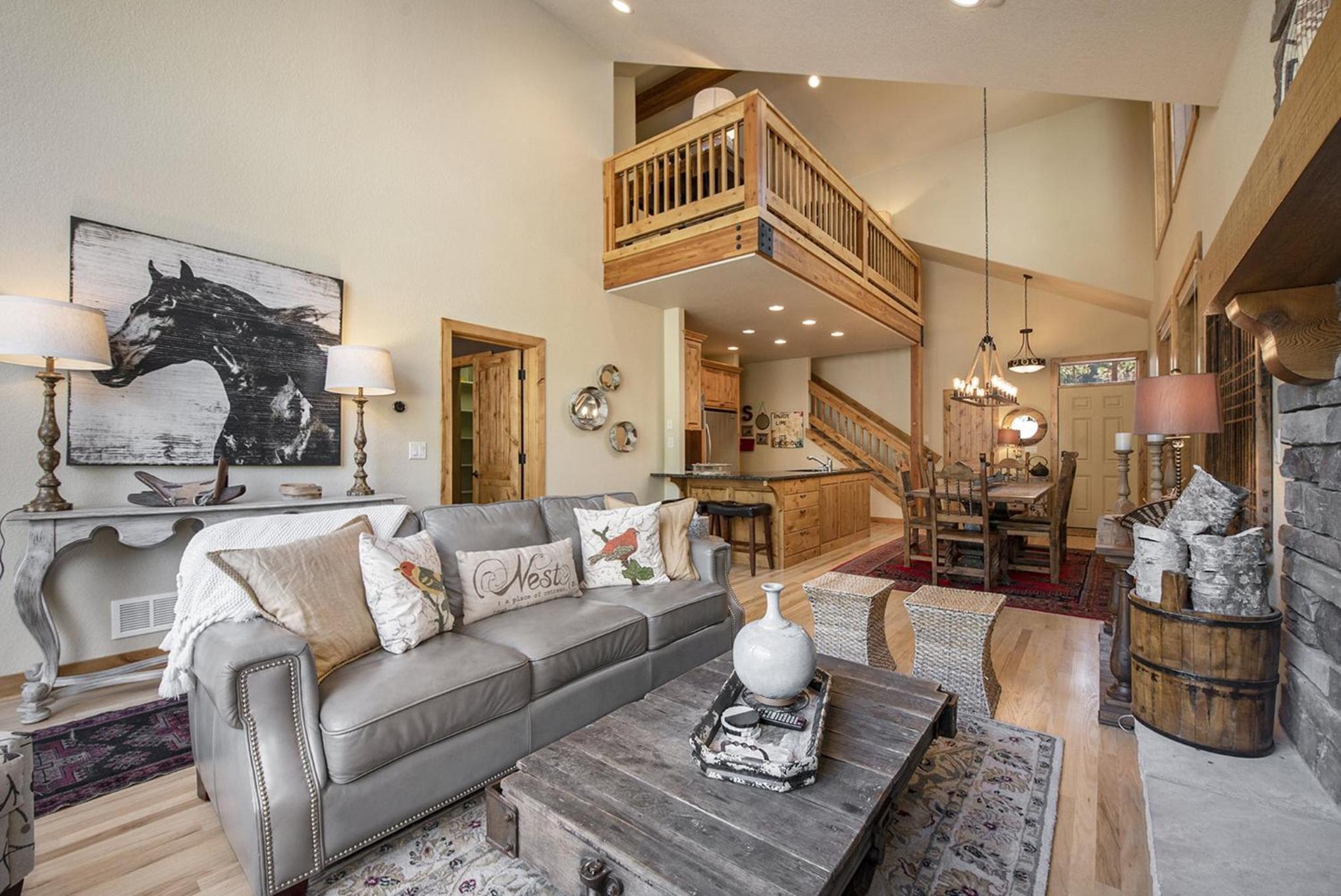 Fall River Retreat - Monthly Long-Term Vacation Rental townhouse