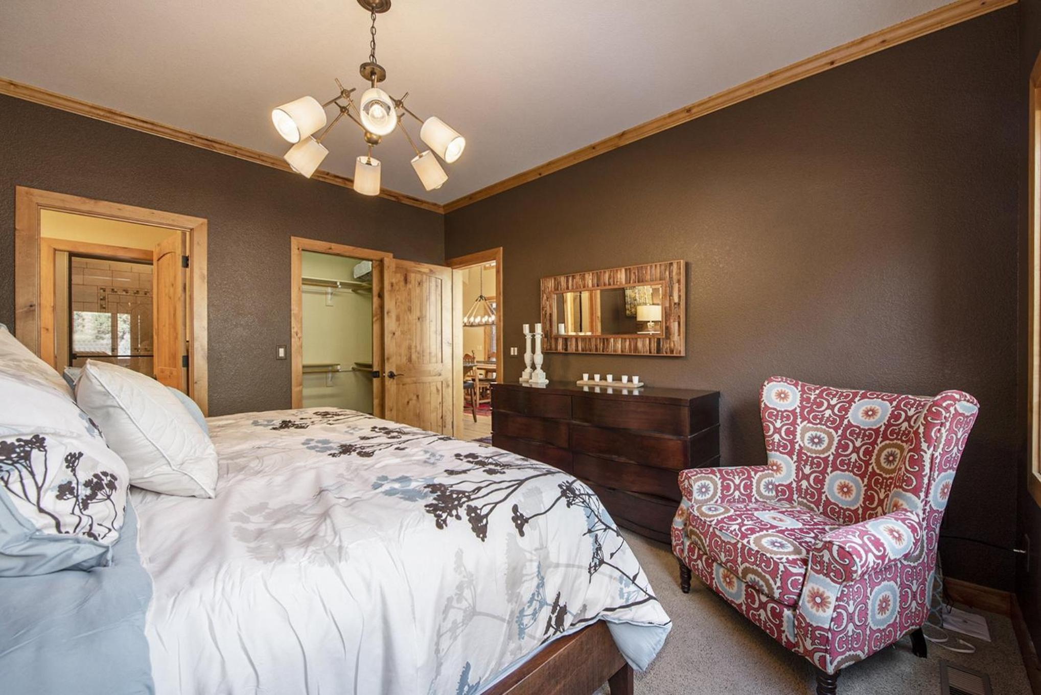 Fall River Retreat - Monthly Long-Term Vacation Rental townhouse