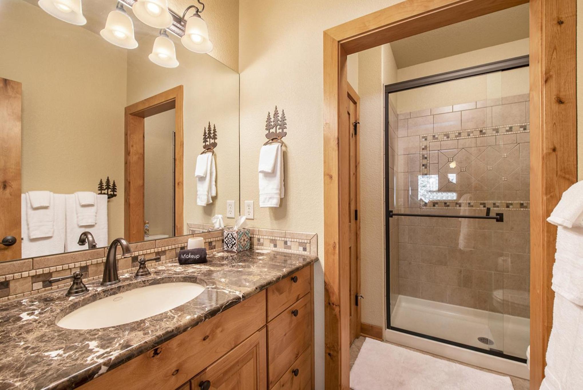 Fall River Retreat - Monthly Long-Term Vacation Rental townhouse