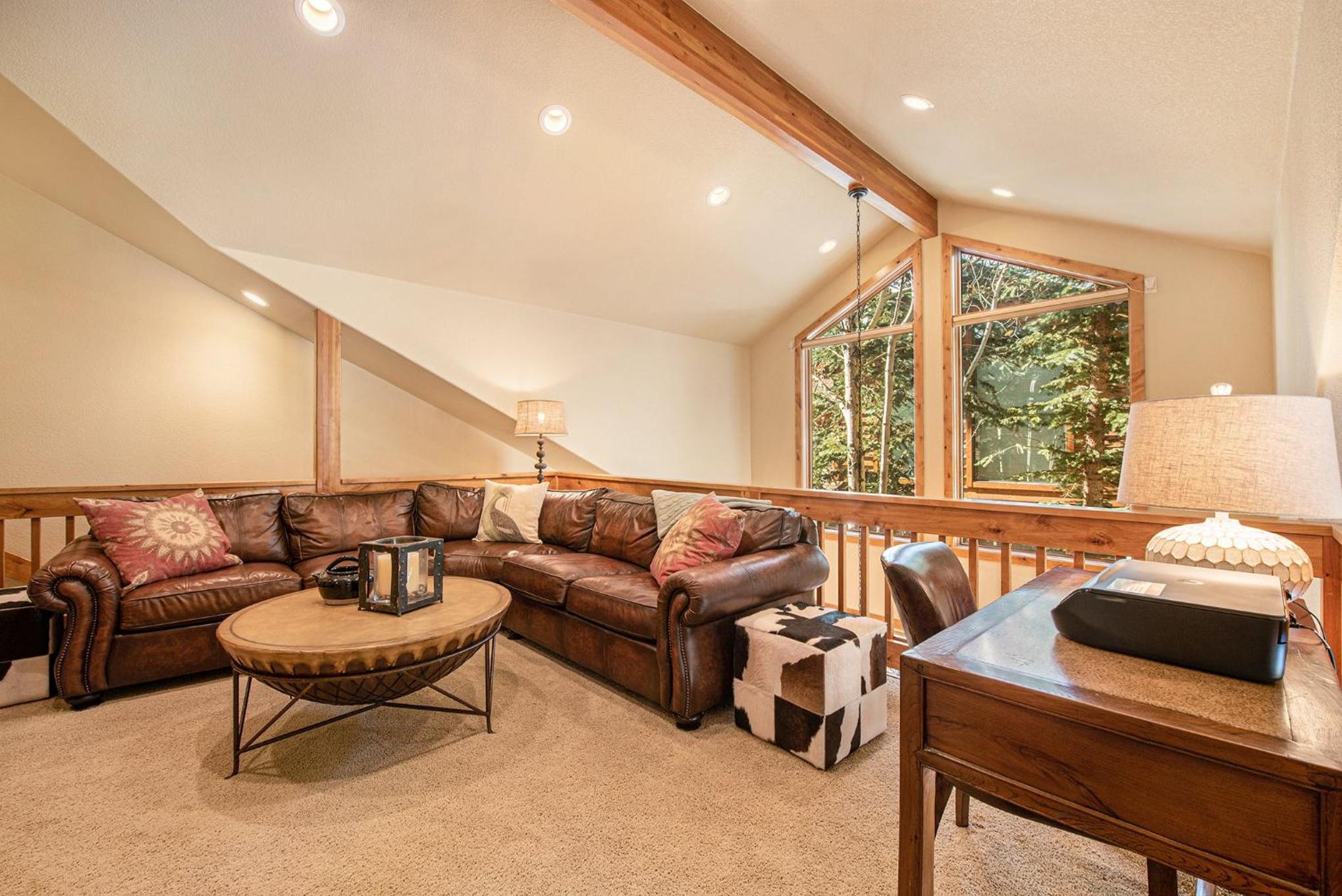 Fall River Retreat - Monthly Long-Term Vacation Rental townhouse