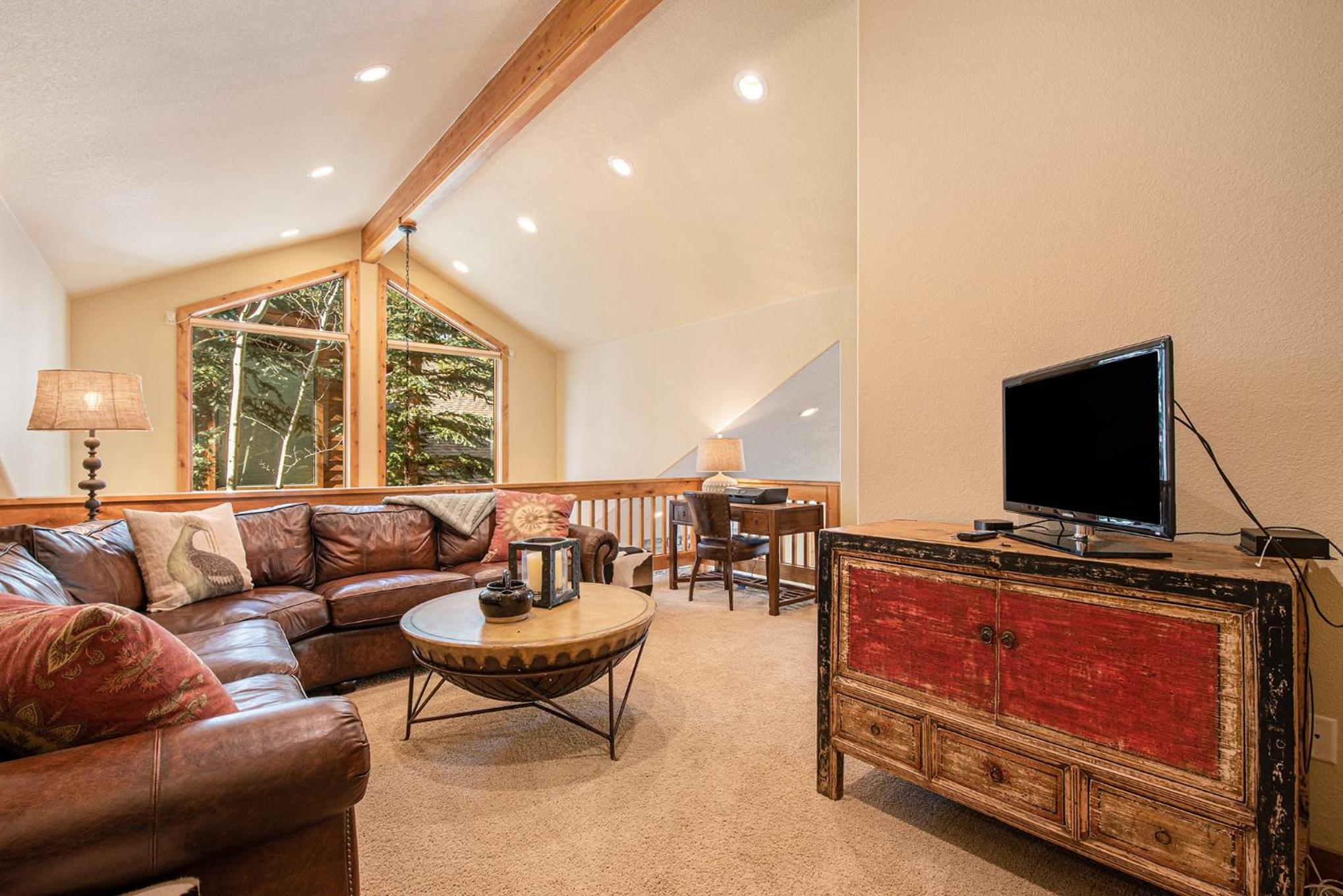 Fall River Retreat - Monthly Long-Term Vacation Rental townhouse