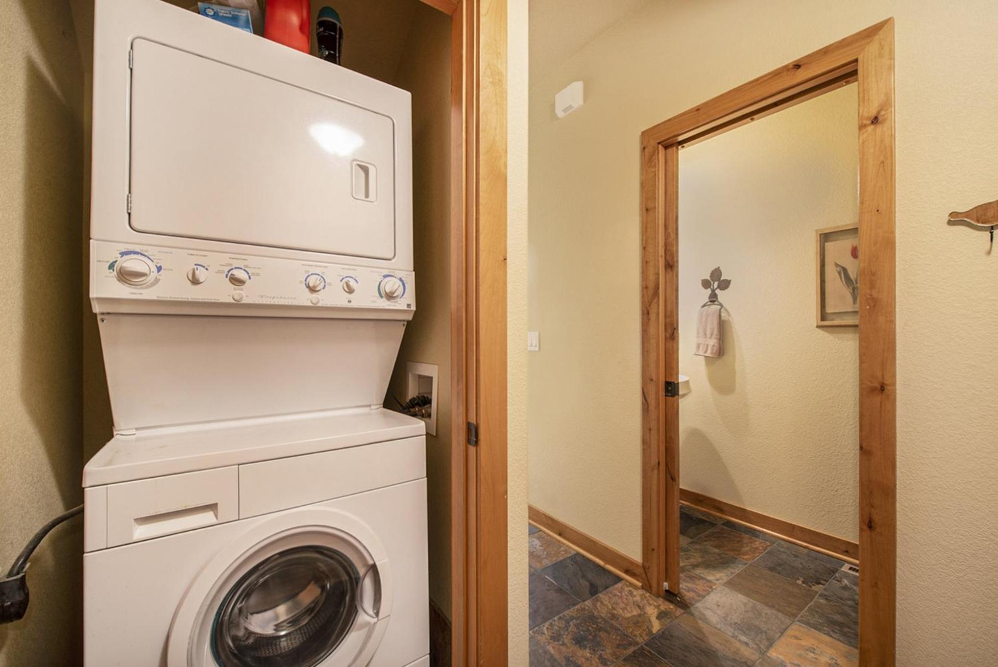 Fall River Retreat - Monthly Long-Term Vacation Rental townhouse