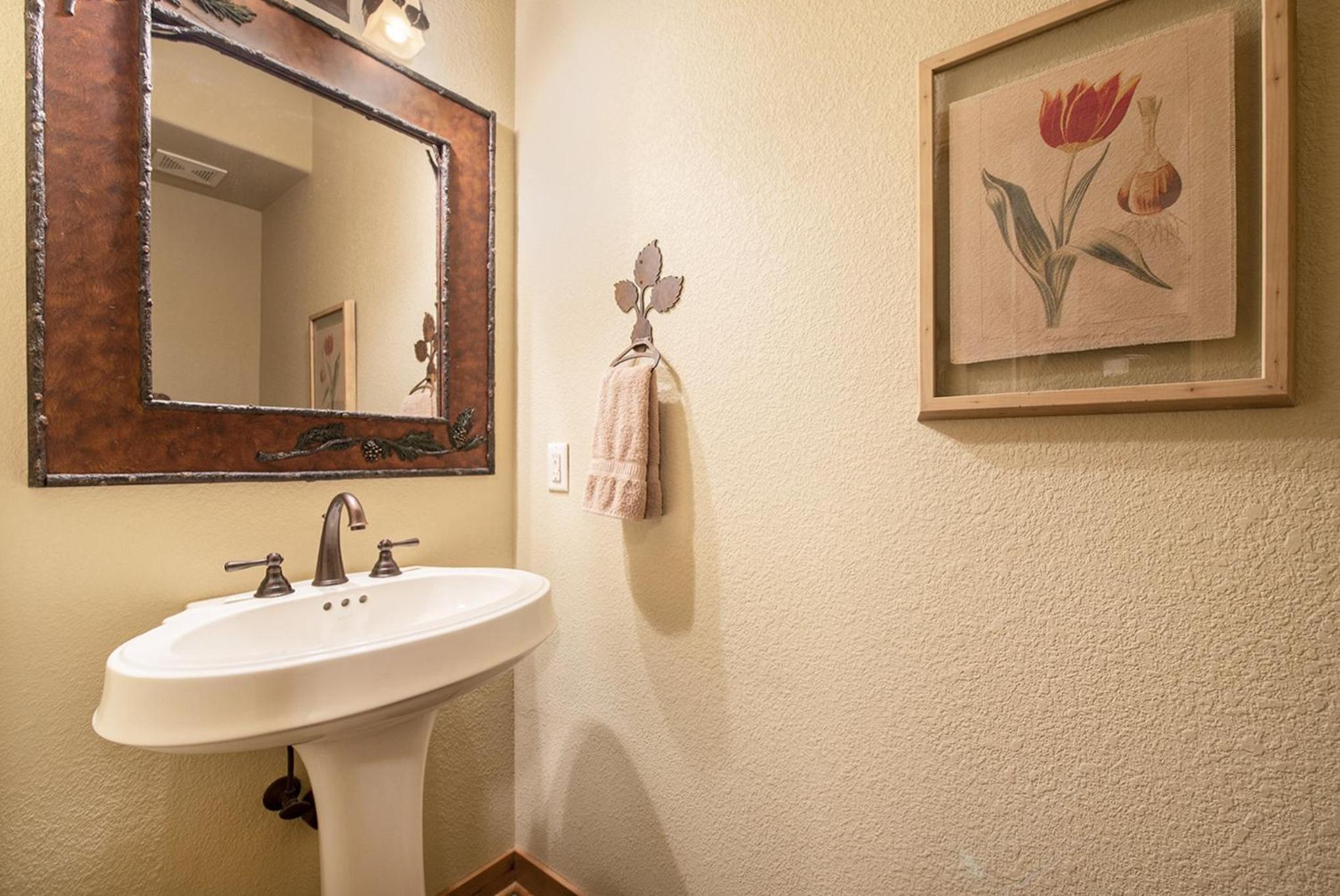 Fall River Retreat - Monthly Long-Term Vacation Rental townhouse