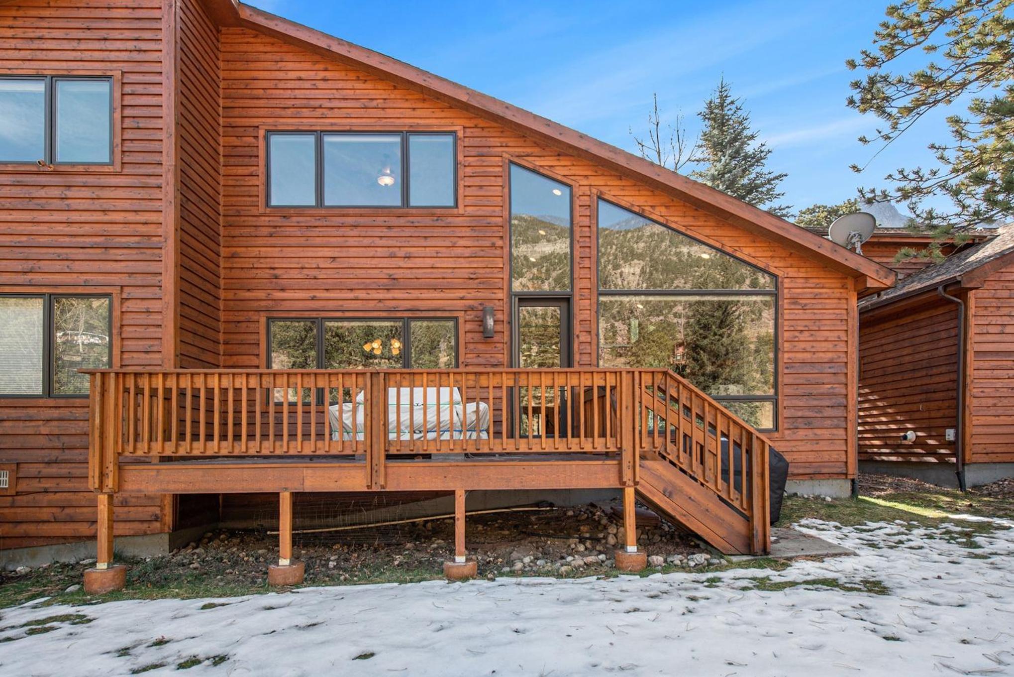 Fall River Retreat - Monthly Long-Term Vacation Rental townhouse