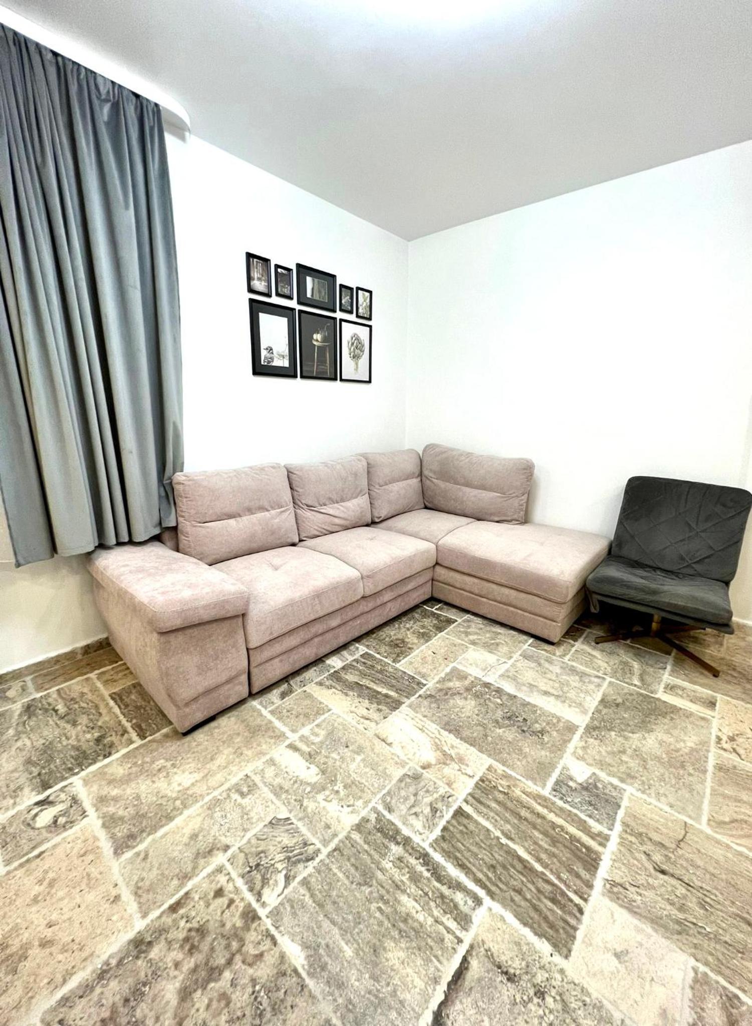 Titan Studio en Bucharest — other