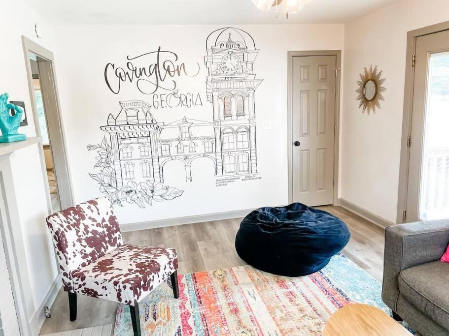 Blue Bungalow w/ Free Golf Cart 1/2 mi from Square view 4