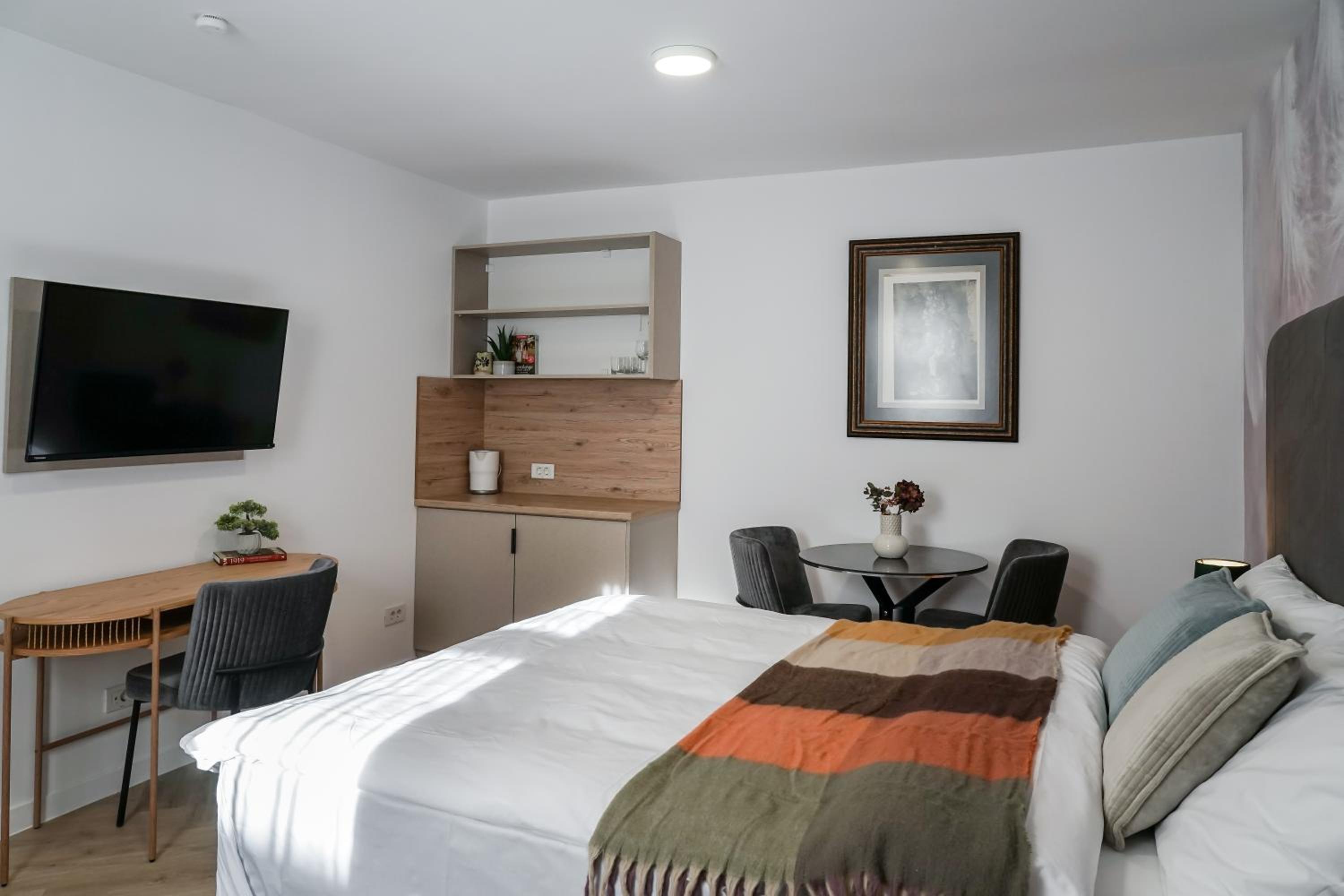 The Chic Retreat view 2