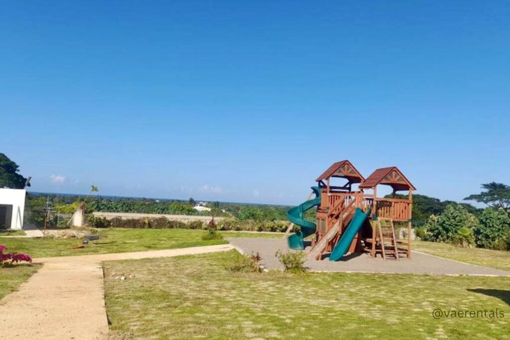 VaeTropicalParadise Free Beach & Pool Access view 2