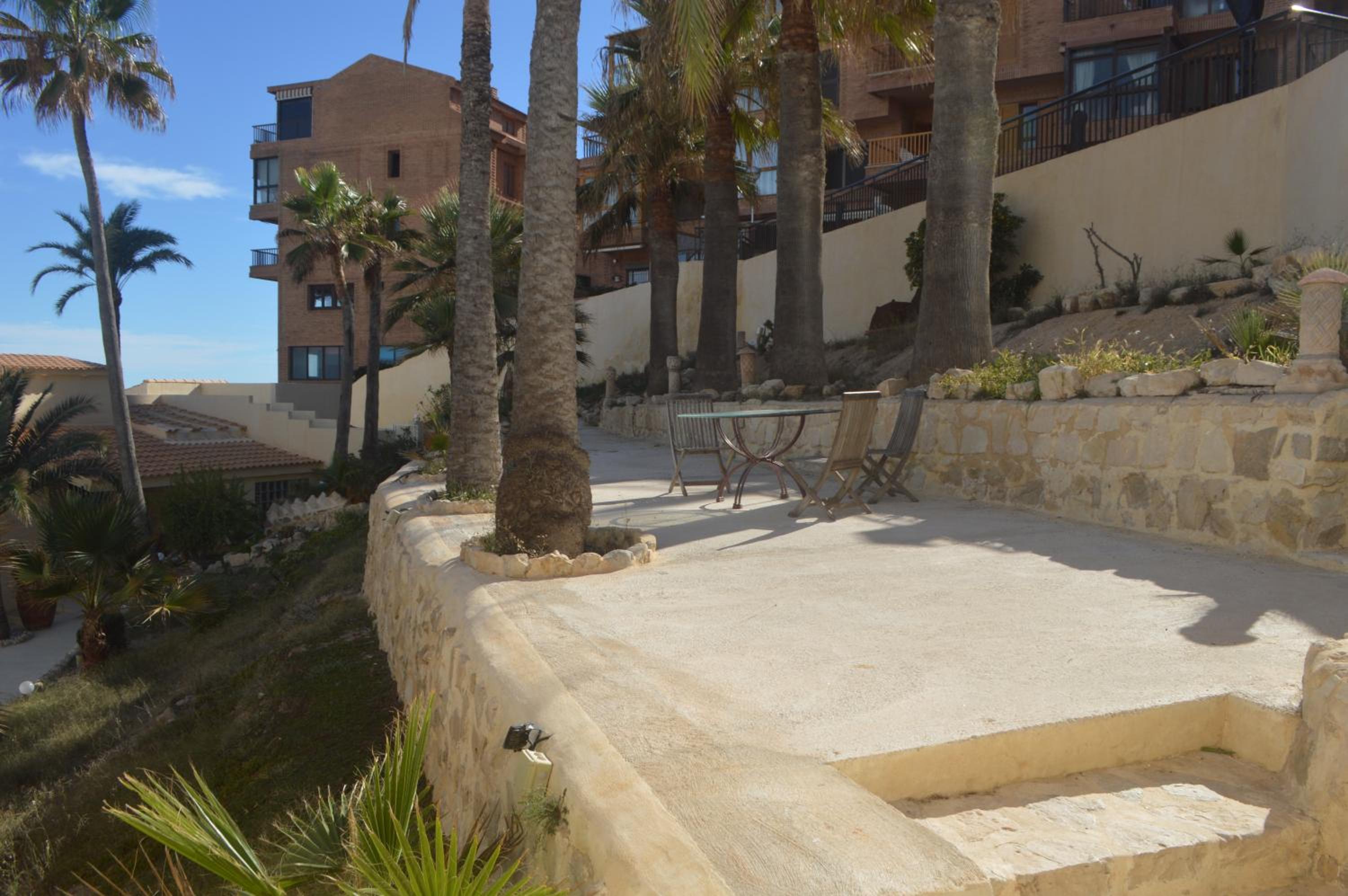 Espectacular Suite Privada a pie de playa y mar en CHALET ROQUETES