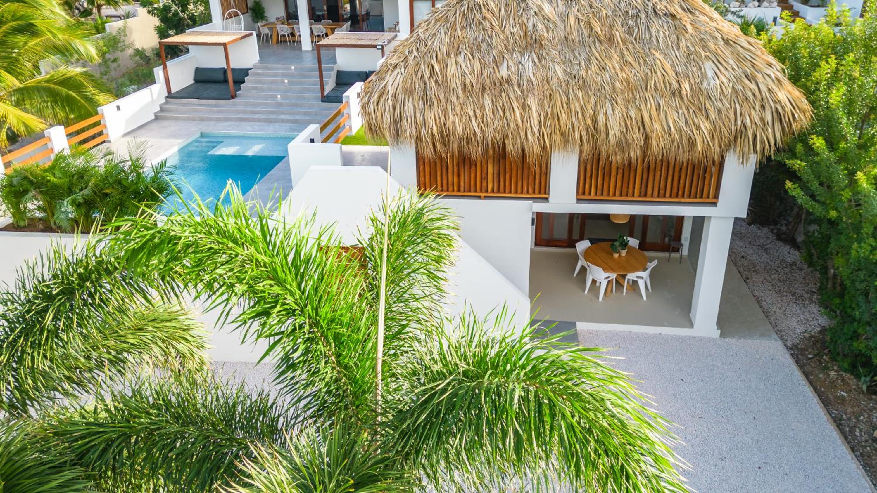 Villa Blou, steps from the Jan Thiel Beach