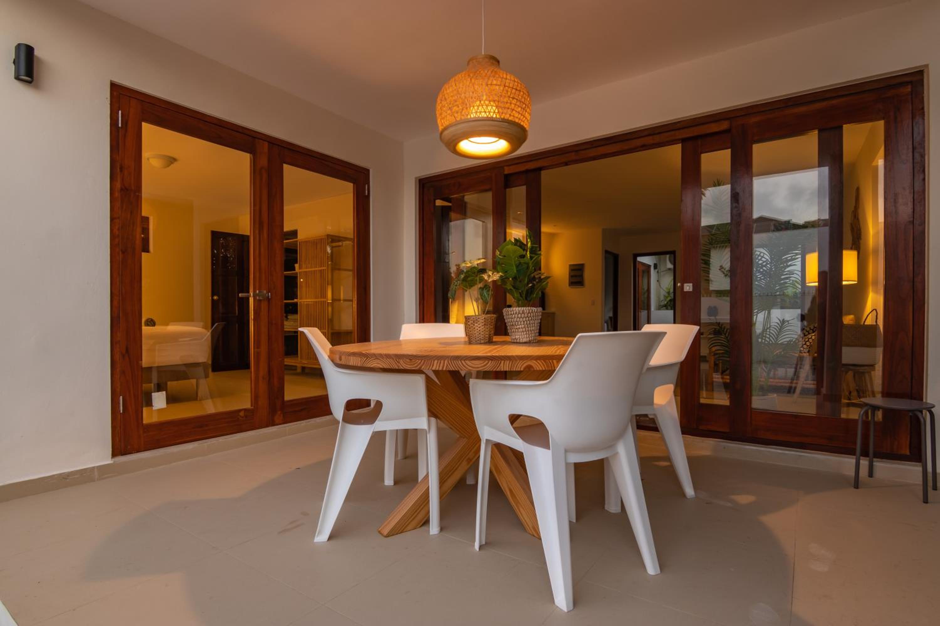 Villa Blou, steps from the Jan Thiel Beach