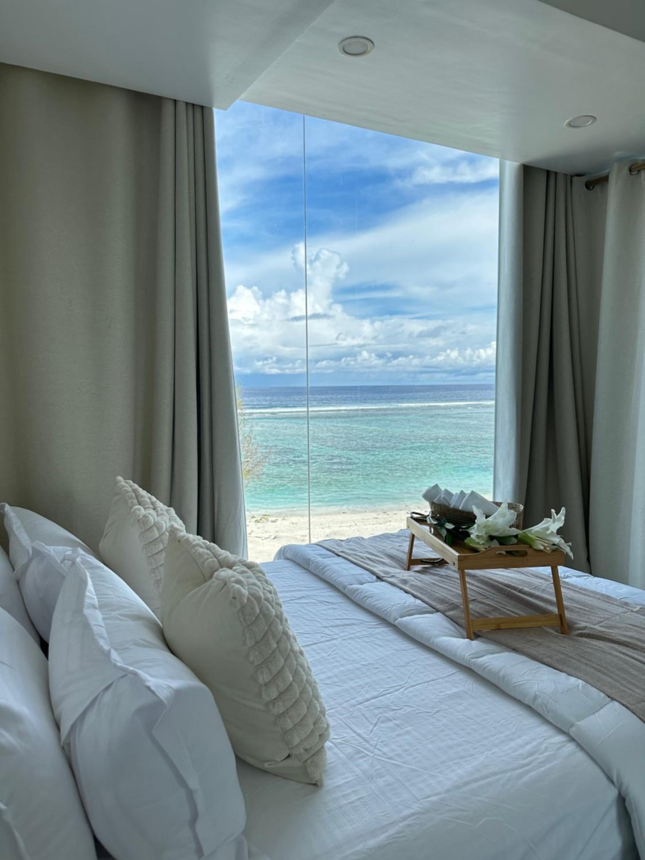 Lazzlla beach front apartments