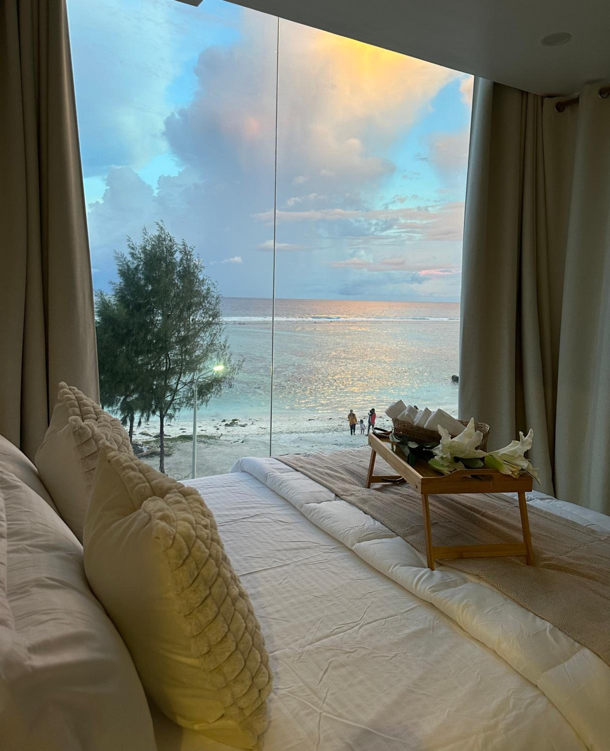 Lazzlla beach front apartments