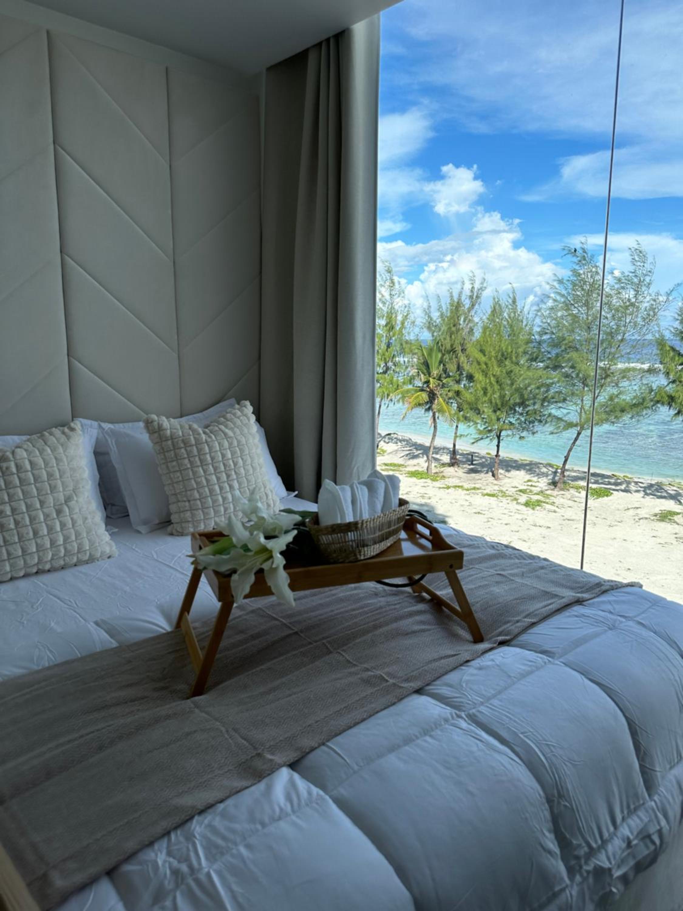 Lazzlla beach front apartments