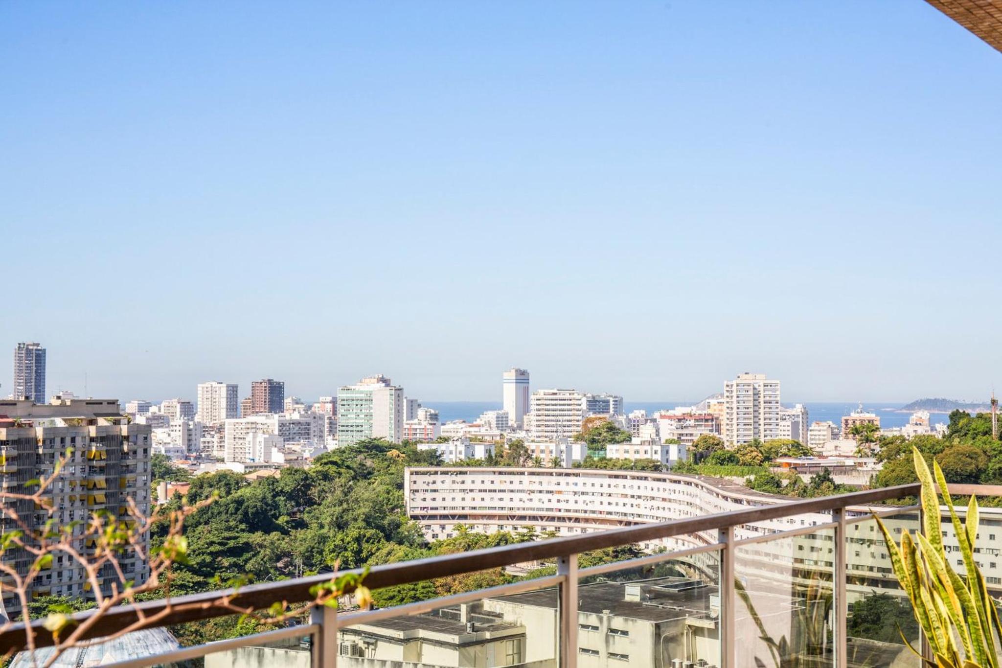 Cobertura duplex com vista panoramica na Gavea