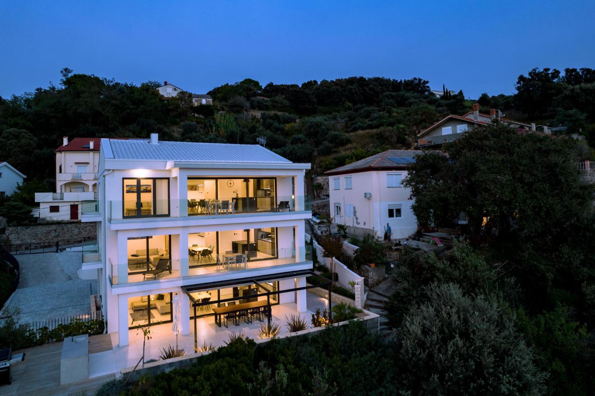 Villa Veronica with pool first line at sea view 3