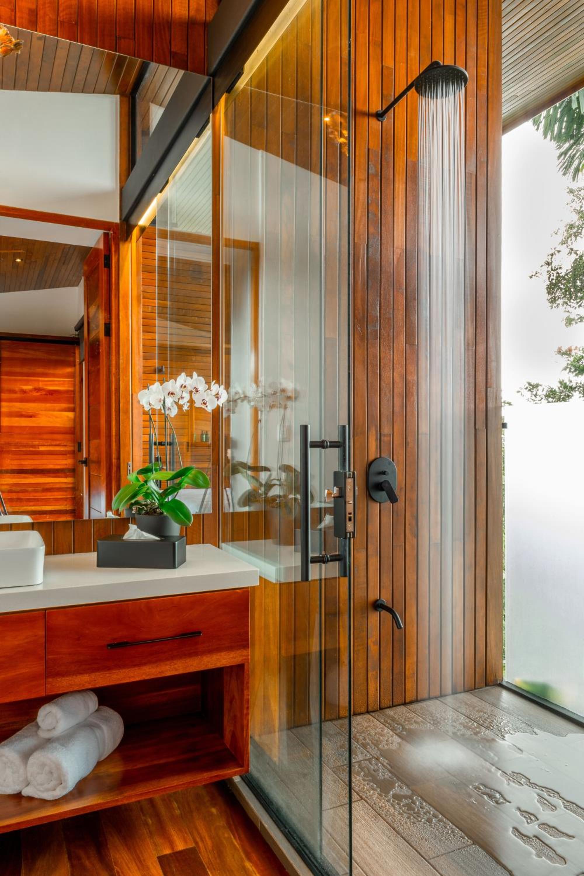 Villa Morpho - Luxury Jungle House at Ecolirios Green Community