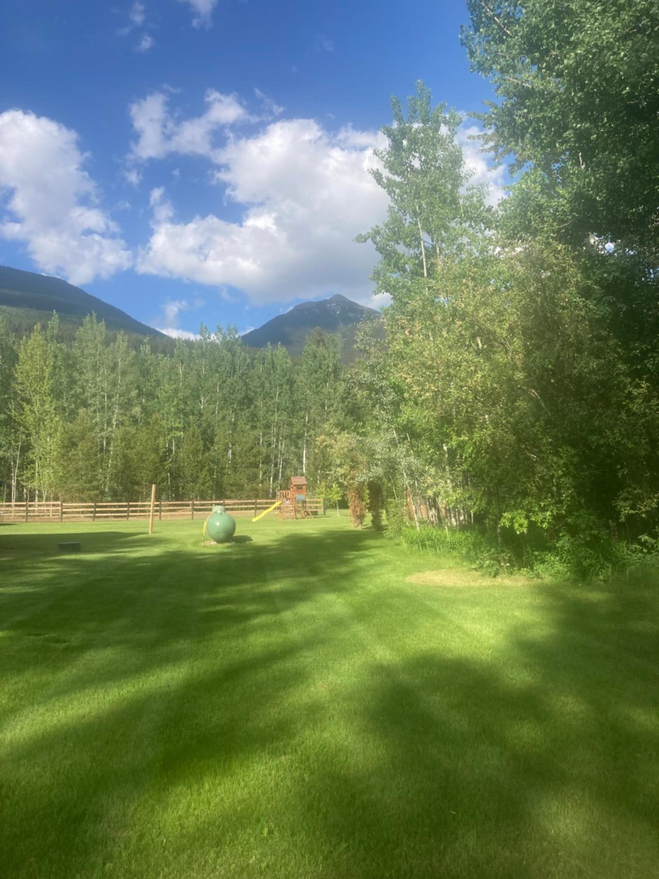 Cougar Mountain Lodge and Resort Cabin Rentals view 4
