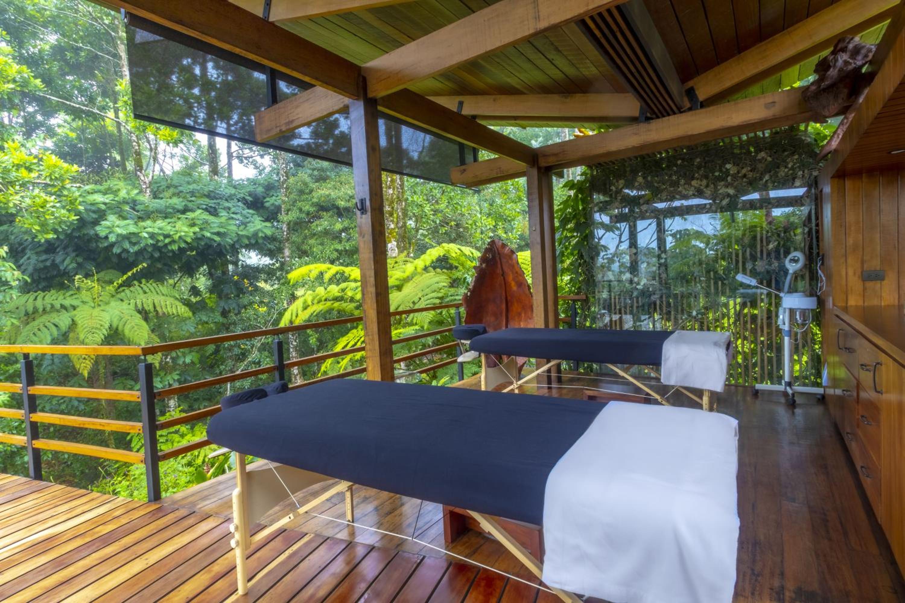 Villa Morpho - Luxury Jungle House at Ecolirios Green Community