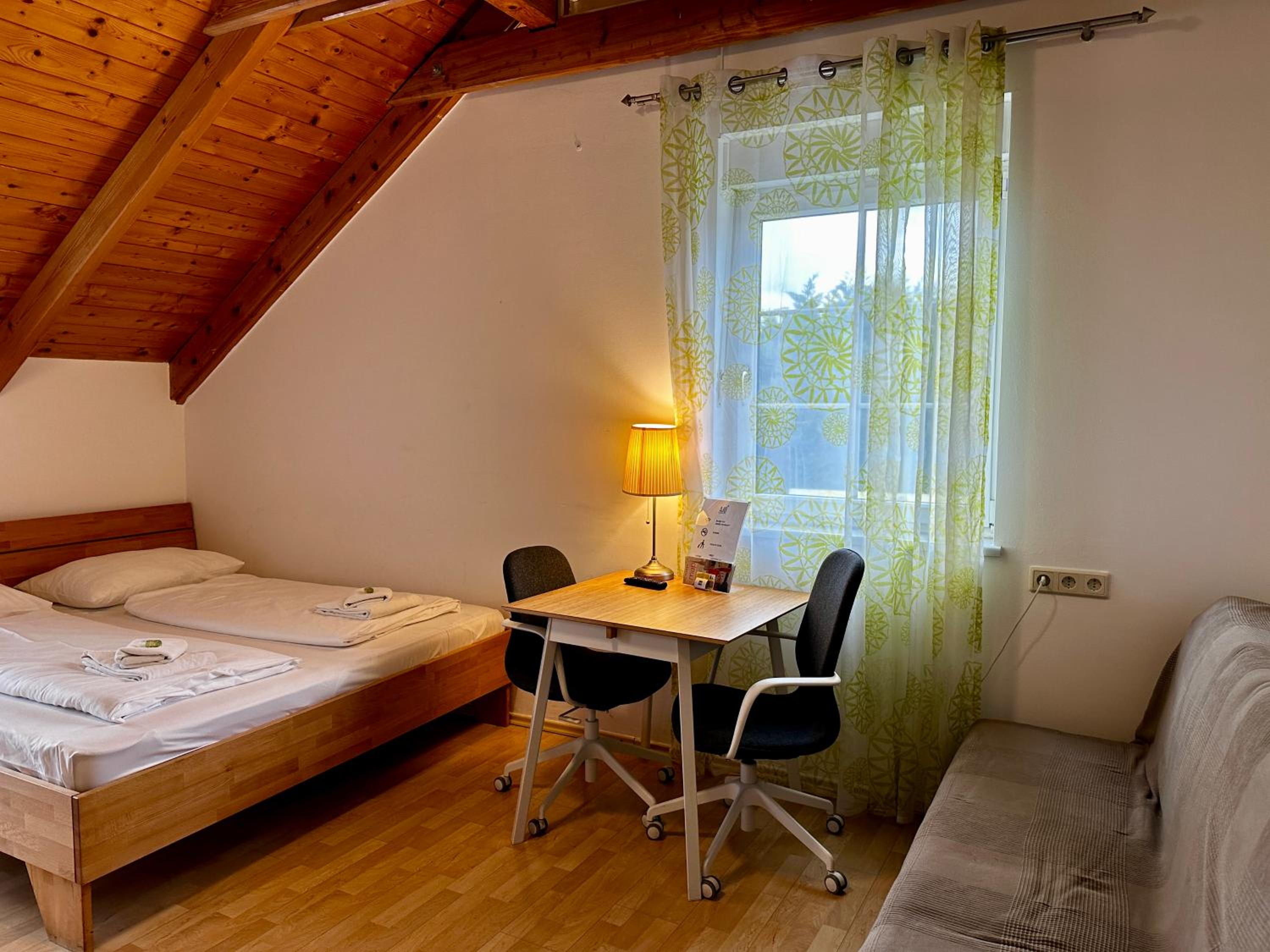 AJO Apartments - Alte Donau Lake or Garden View Balcony Studio - Self-Check-in
