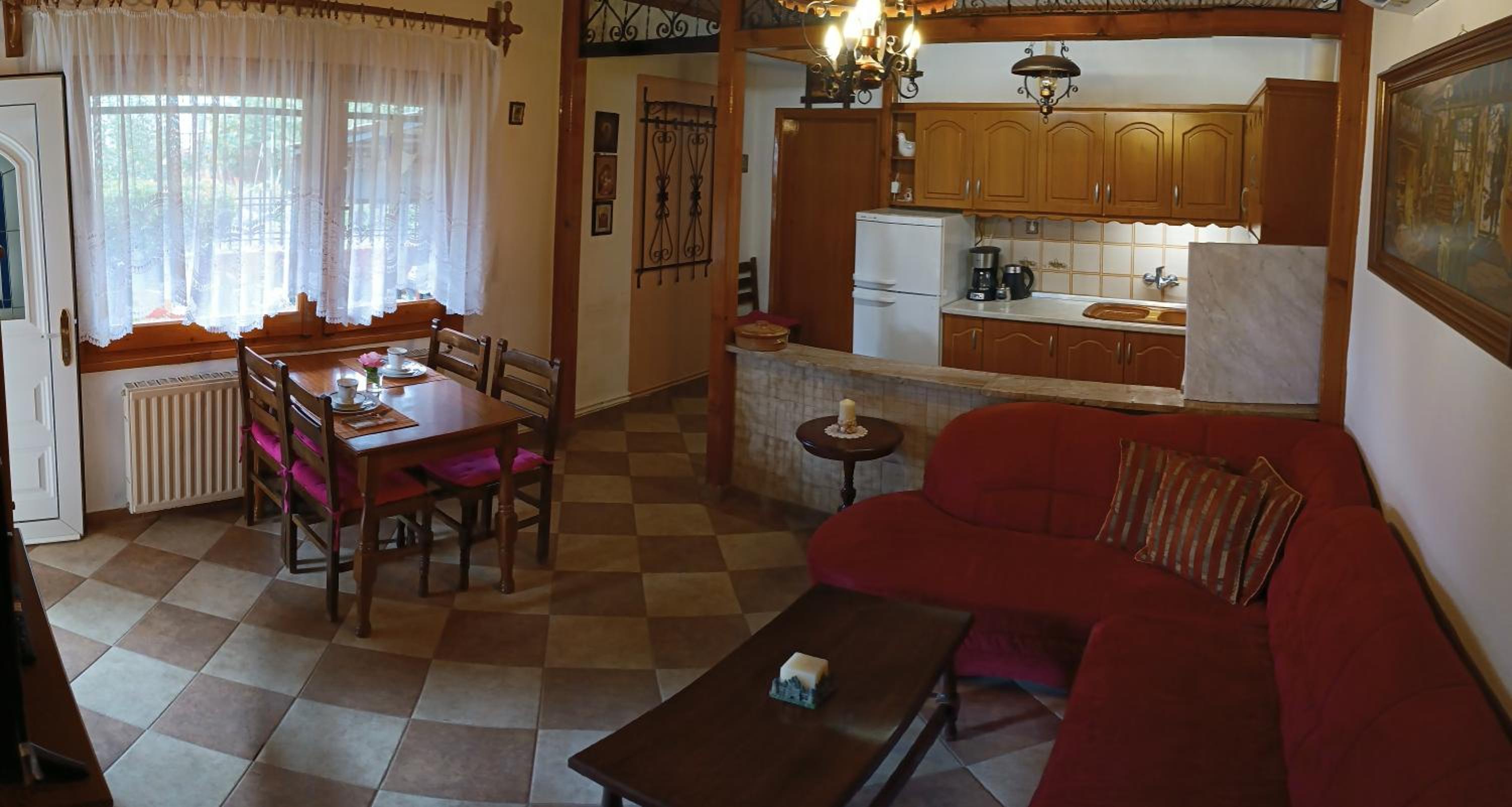 Veronika house Under Meteora