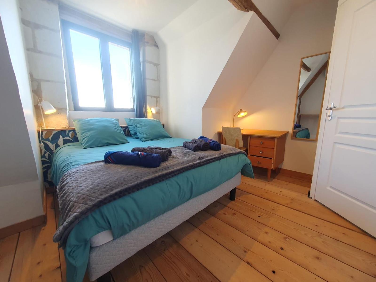de la salle gite 8 personnes à la campagne avec jacuzzi 4 chambres 3 WC