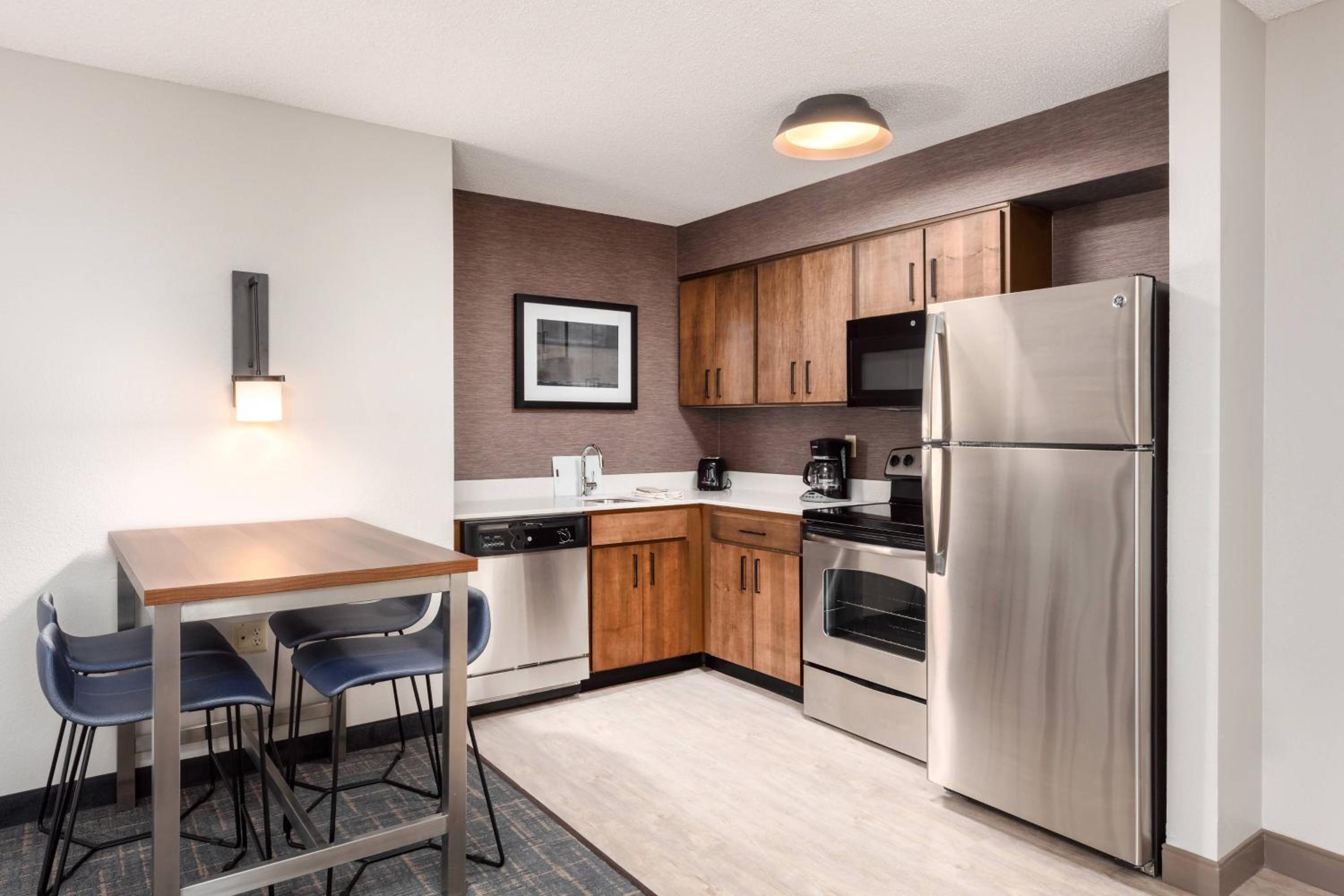 Springfield Vacations - Residence Inn Springfield - Property Image 1