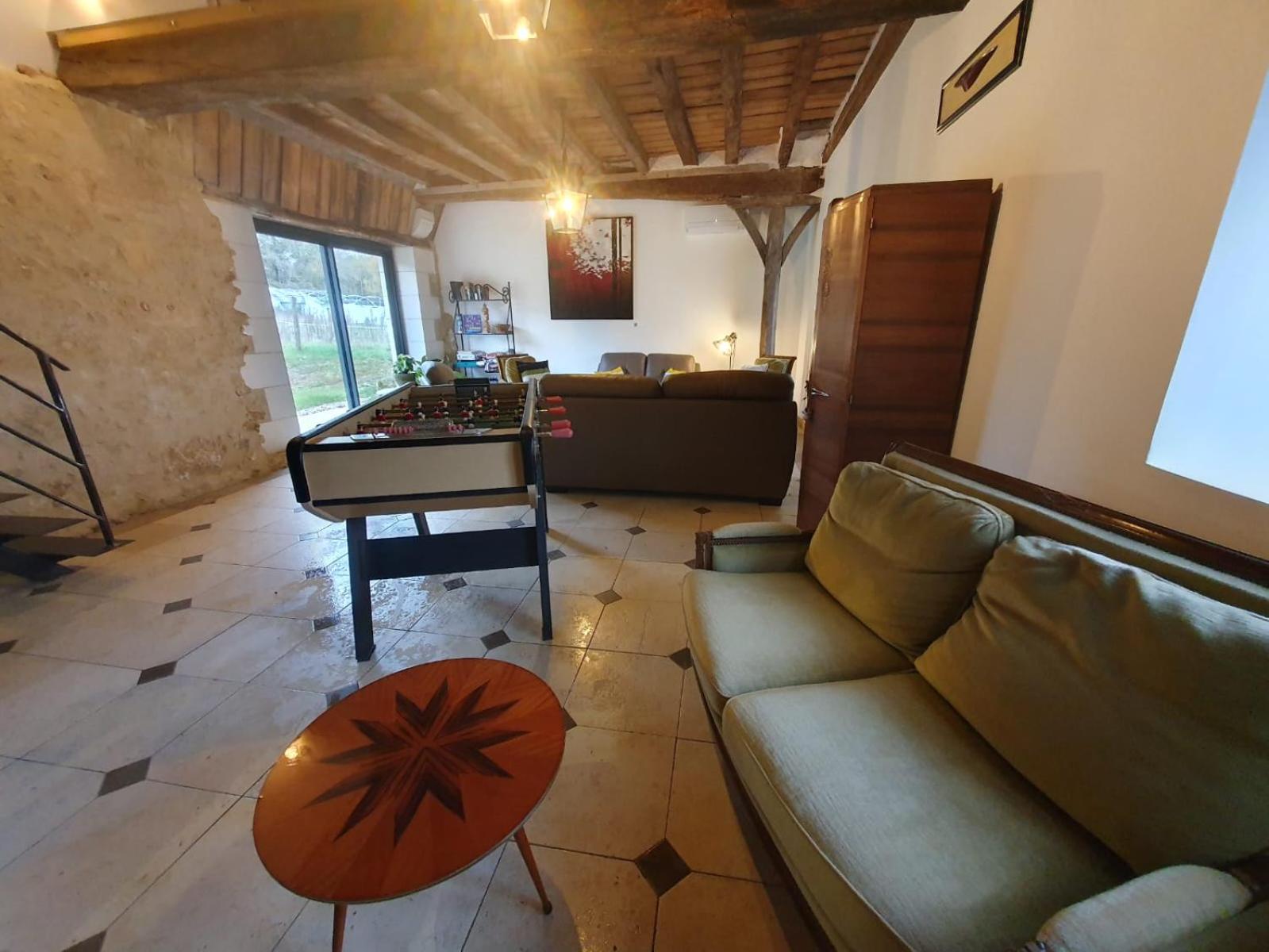 de la salle gite 8 personnes à la campagne avec jacuzzi 4 chambres 3 WC