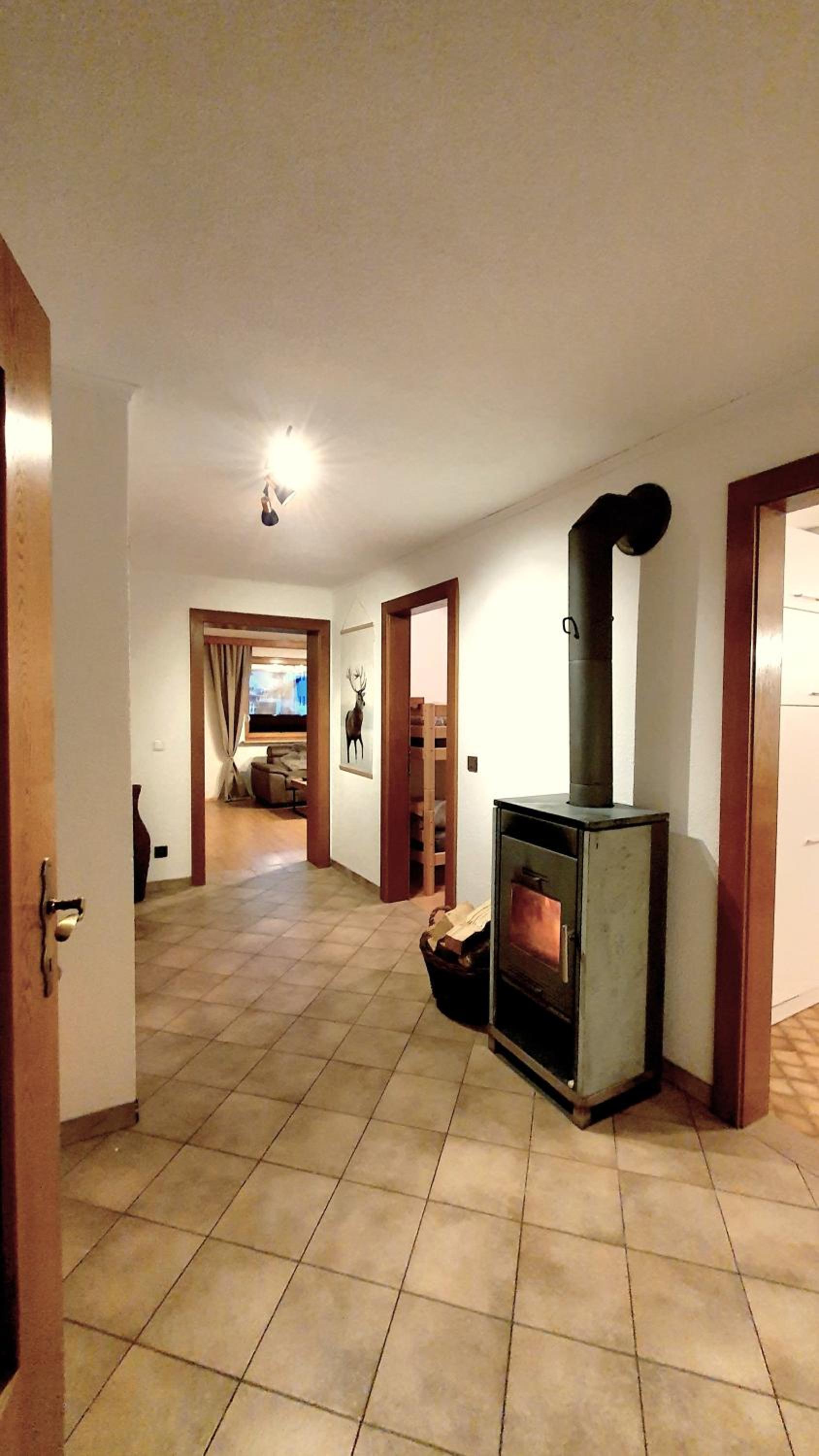 LECHUFER, 80m2, Haushälfte mit privatem Eingang, Kaminofen, Terrasse, Garten