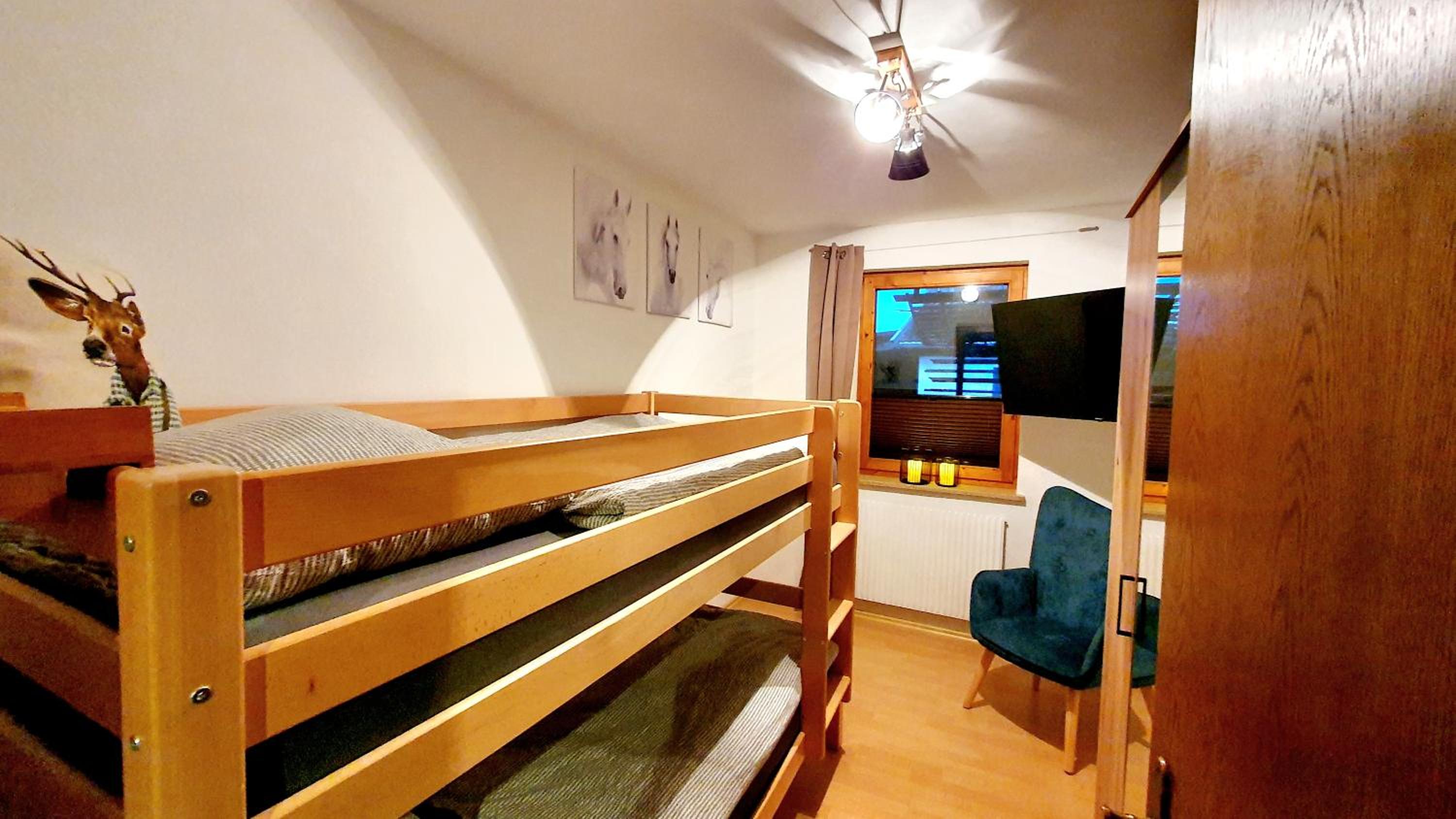 LECHUFER, 80m2, Haushälfte mit privatem Eingang, Kaminofen, Terrasse, Garten