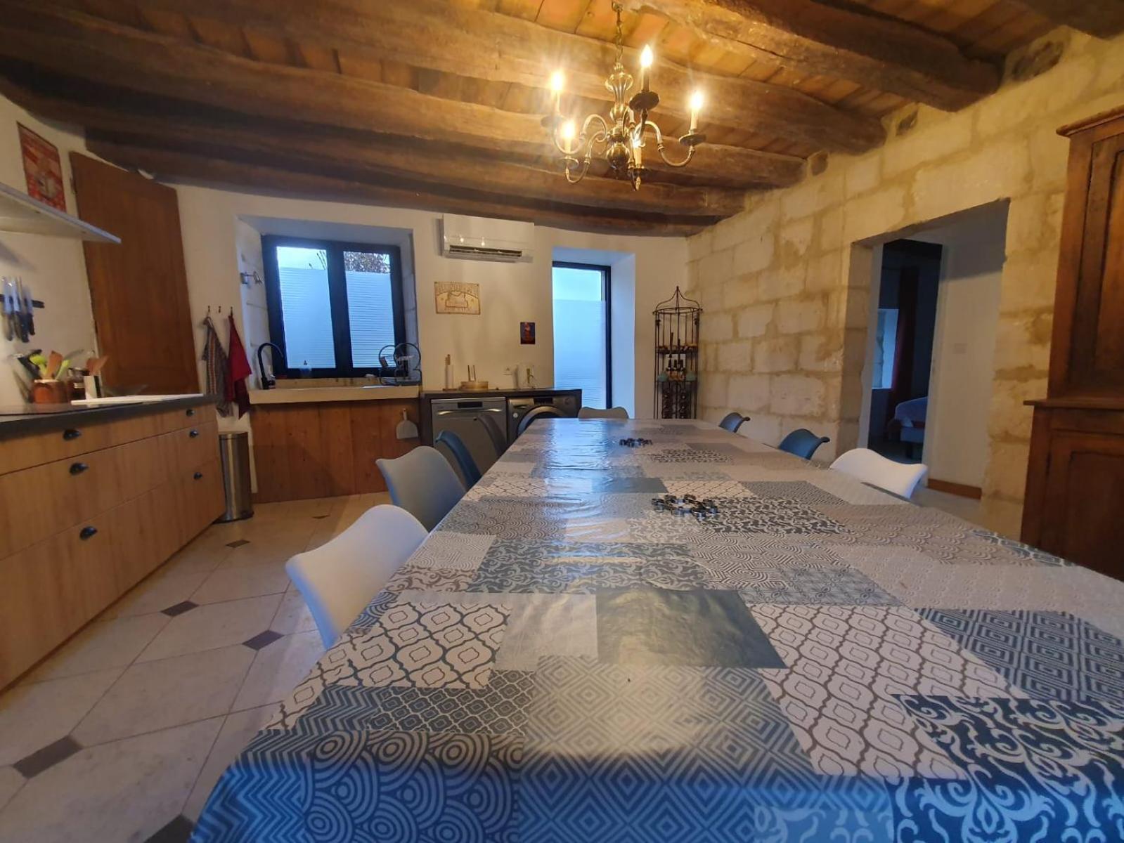 de la salle gite 8 personnes à la campagne avec jacuzzi 4 chambres 3 WC