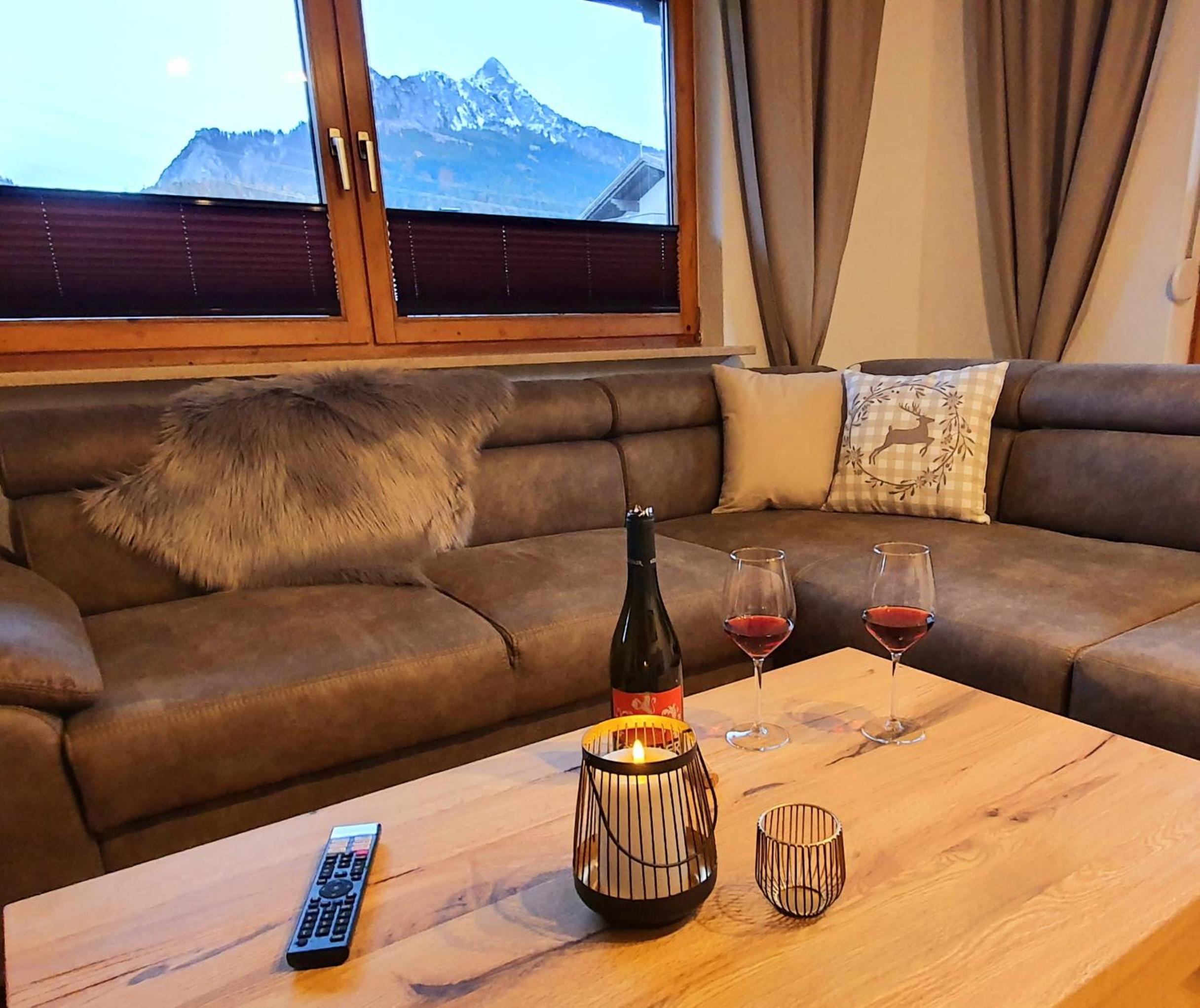 LECHUFER, 80m2, Haushälfte mit privatem Eingang, Kaminofen, Terrasse, Garten
