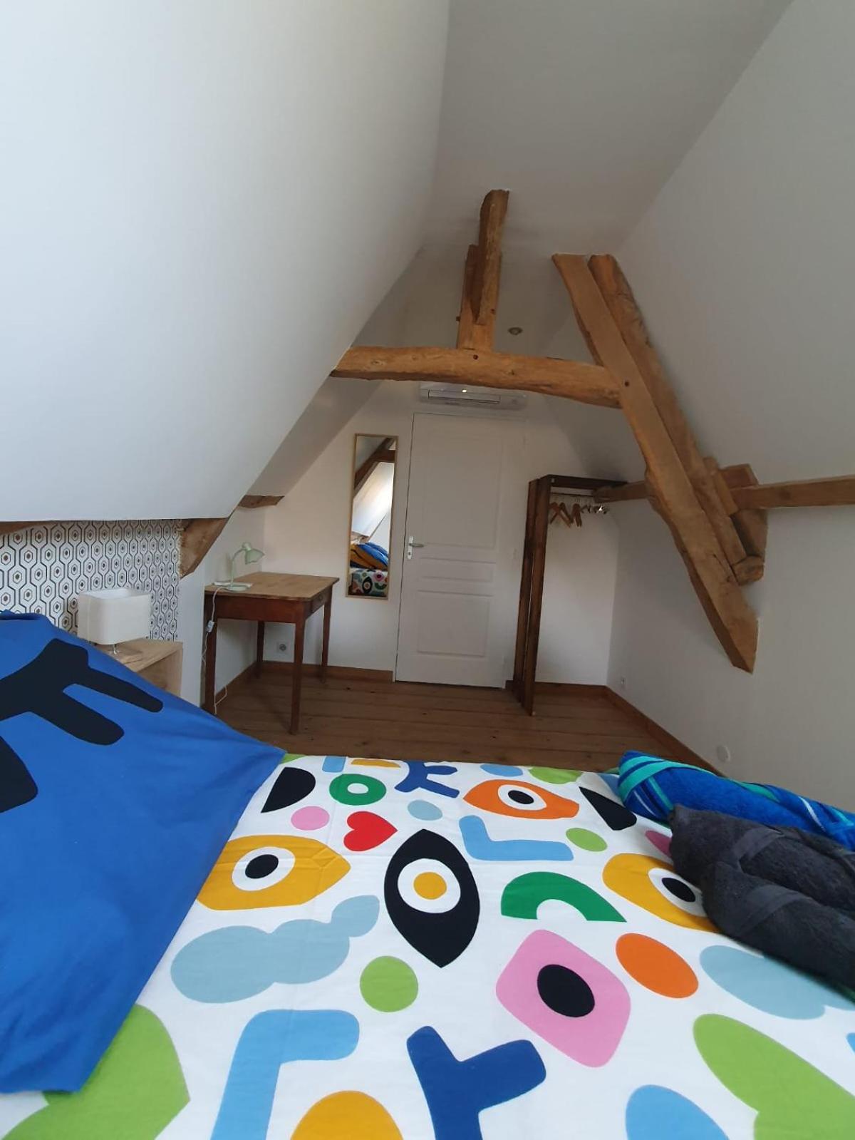 de la salle gite 8 personnes à la campagne avec jacuzzi 4 chambres 3 WC