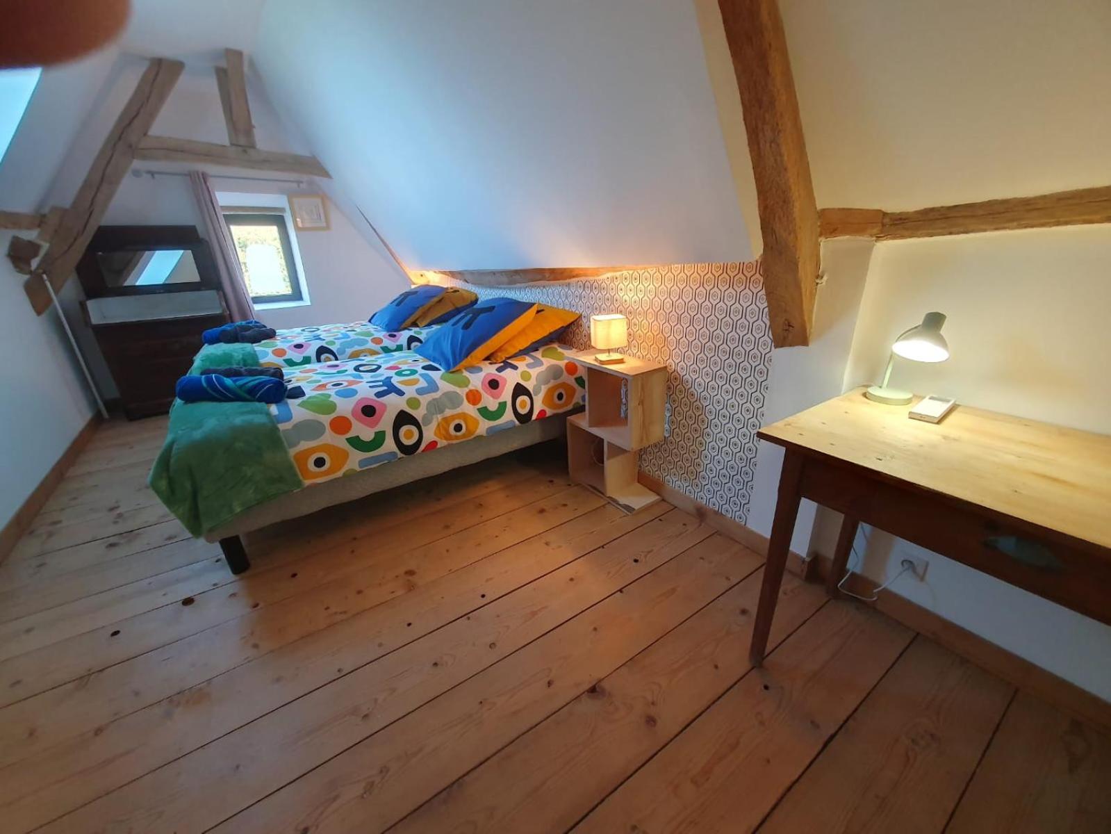 de la salle gite 8 personnes à la campagne avec jacuzzi 4 chambres 3 WC