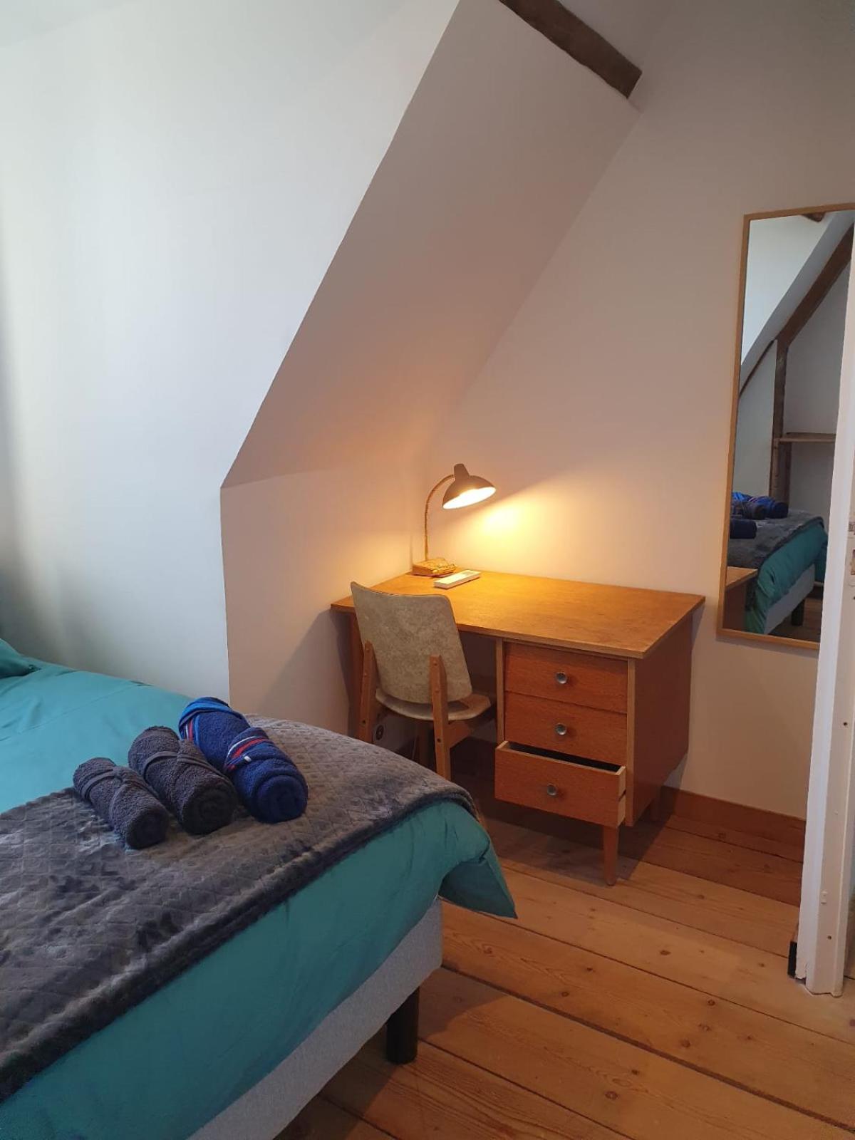 de la salle gite 8 personnes à la campagne avec jacuzzi 4 chambres 3 WC
