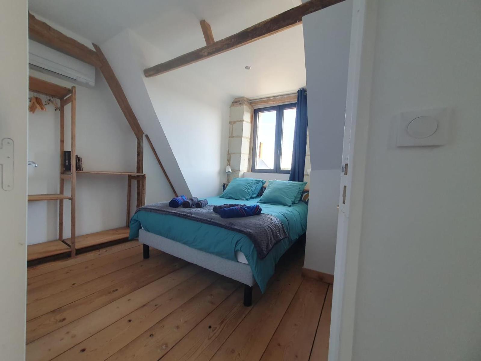 de la salle gite 8 personnes à la campagne avec jacuzzi 4 chambres 3 WC