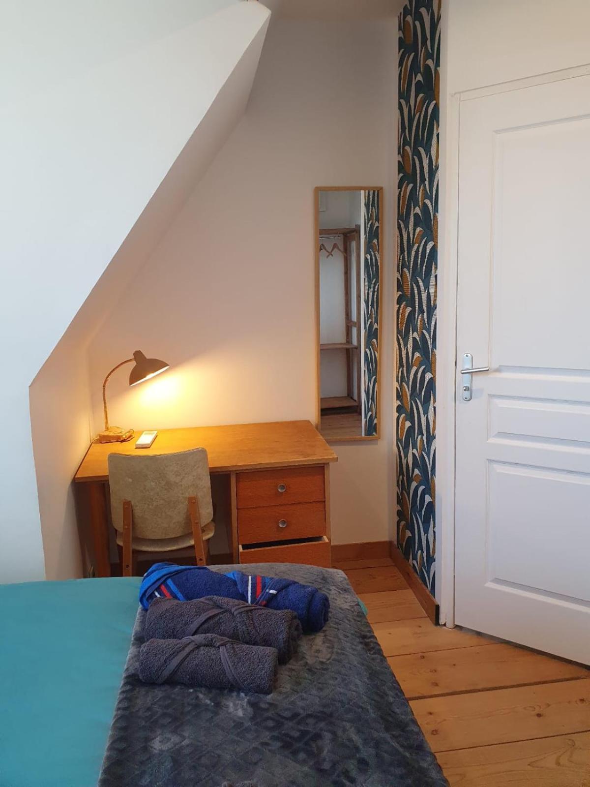 de la salle gite 8 personnes à la campagne avec jacuzzi 4 chambres 3 WC