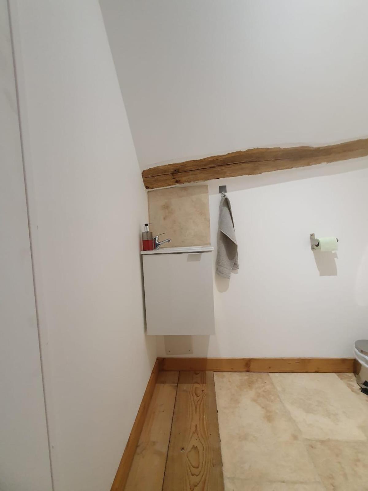de la salle gite 8 personnes à la campagne avec jacuzzi 4 chambres 3 WC