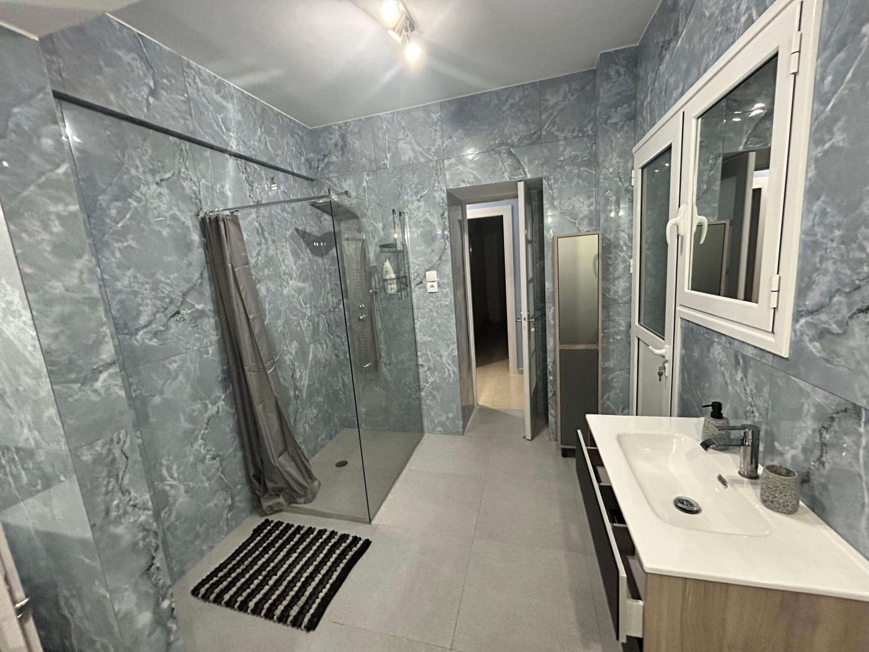 Athens Luxuery 3BR