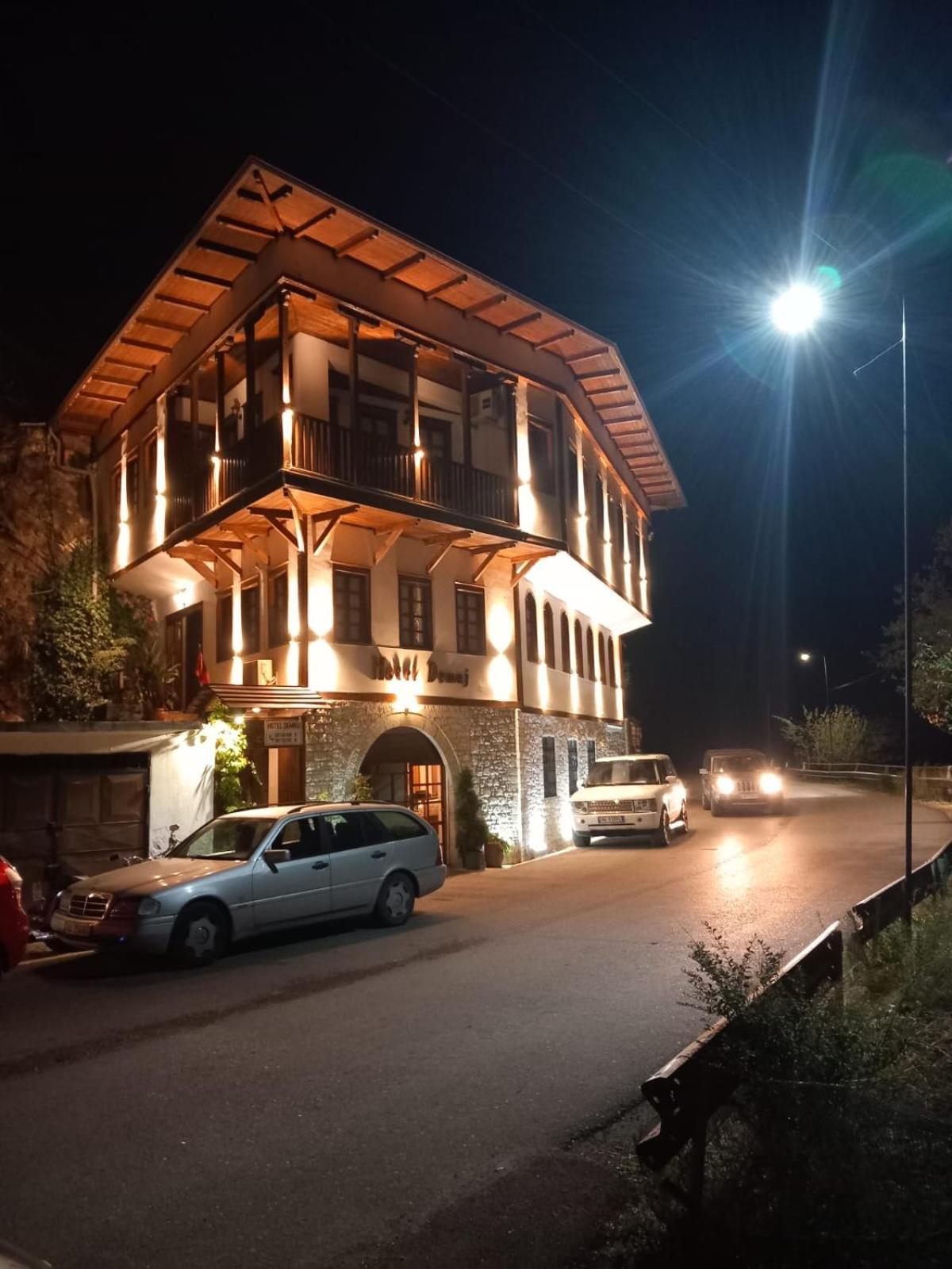Hotel Demaj