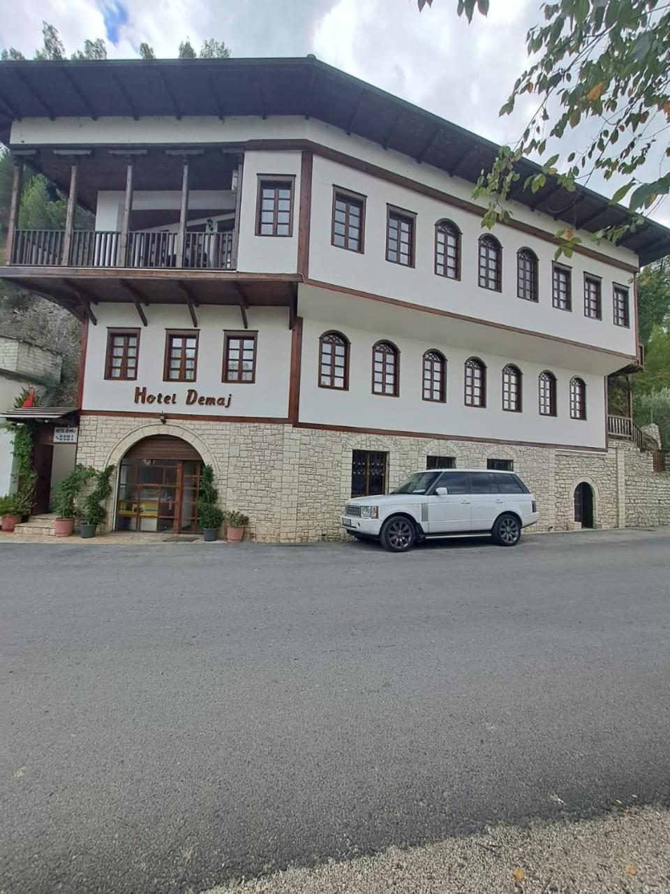 Hotel Demaj
