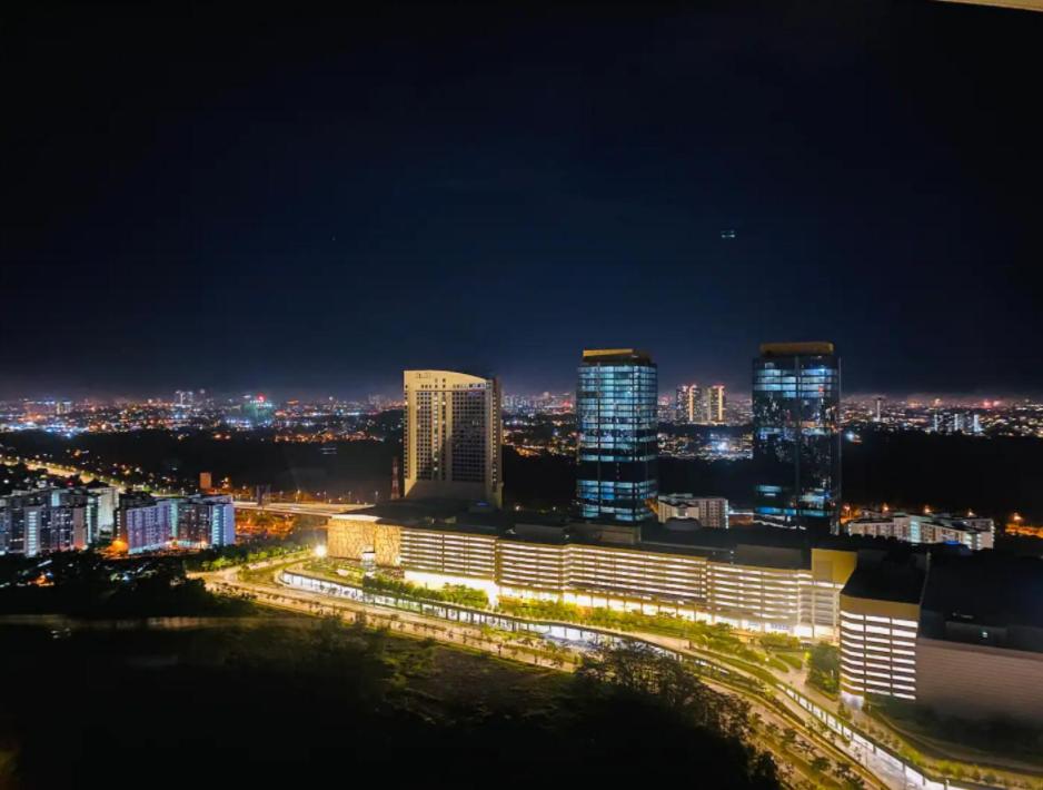 Southkey/Midvalley(A2301)Bathtub Netflix High Floor@JB