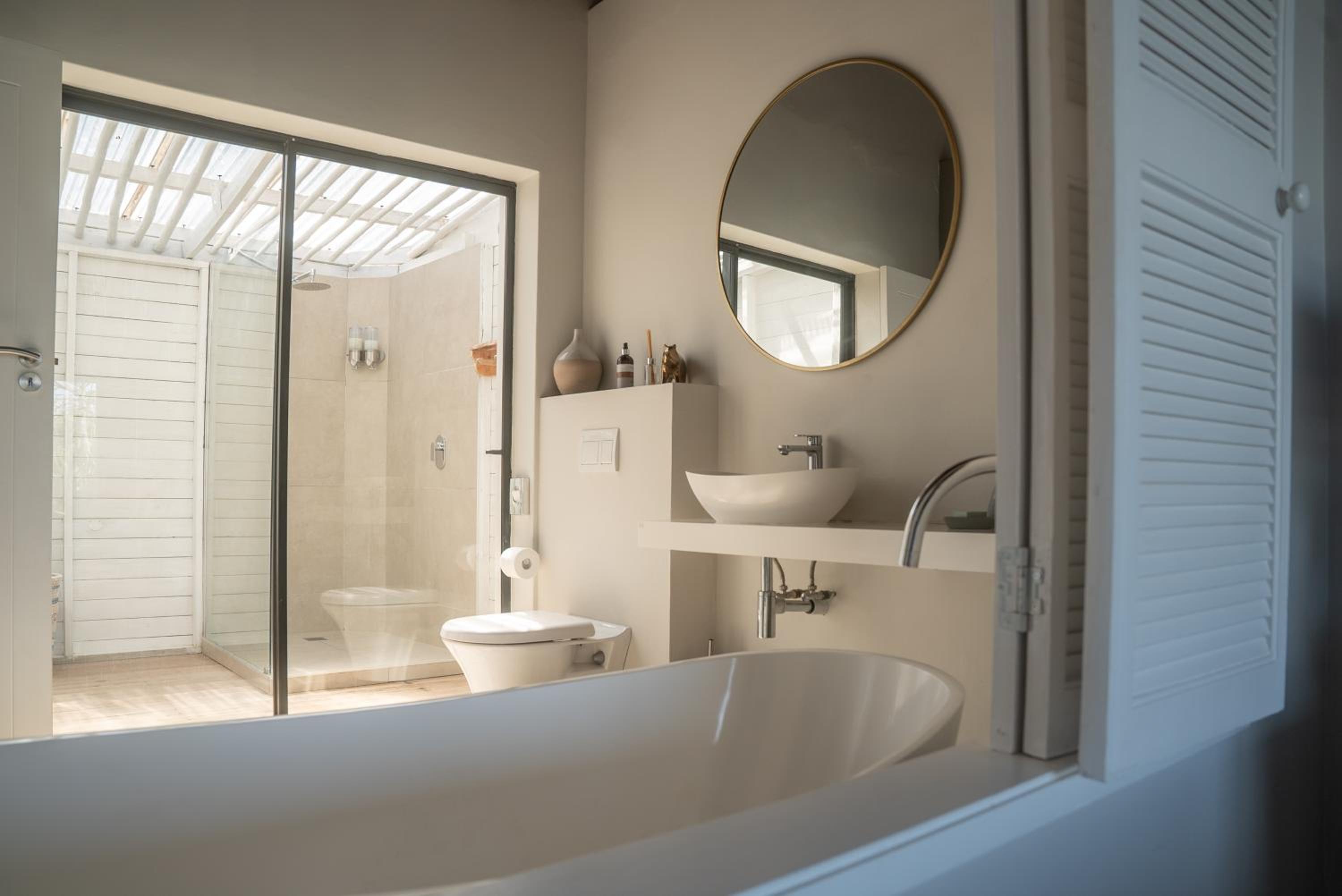 CANAL GUEST HOUSE - Waterfront Boutique B&B