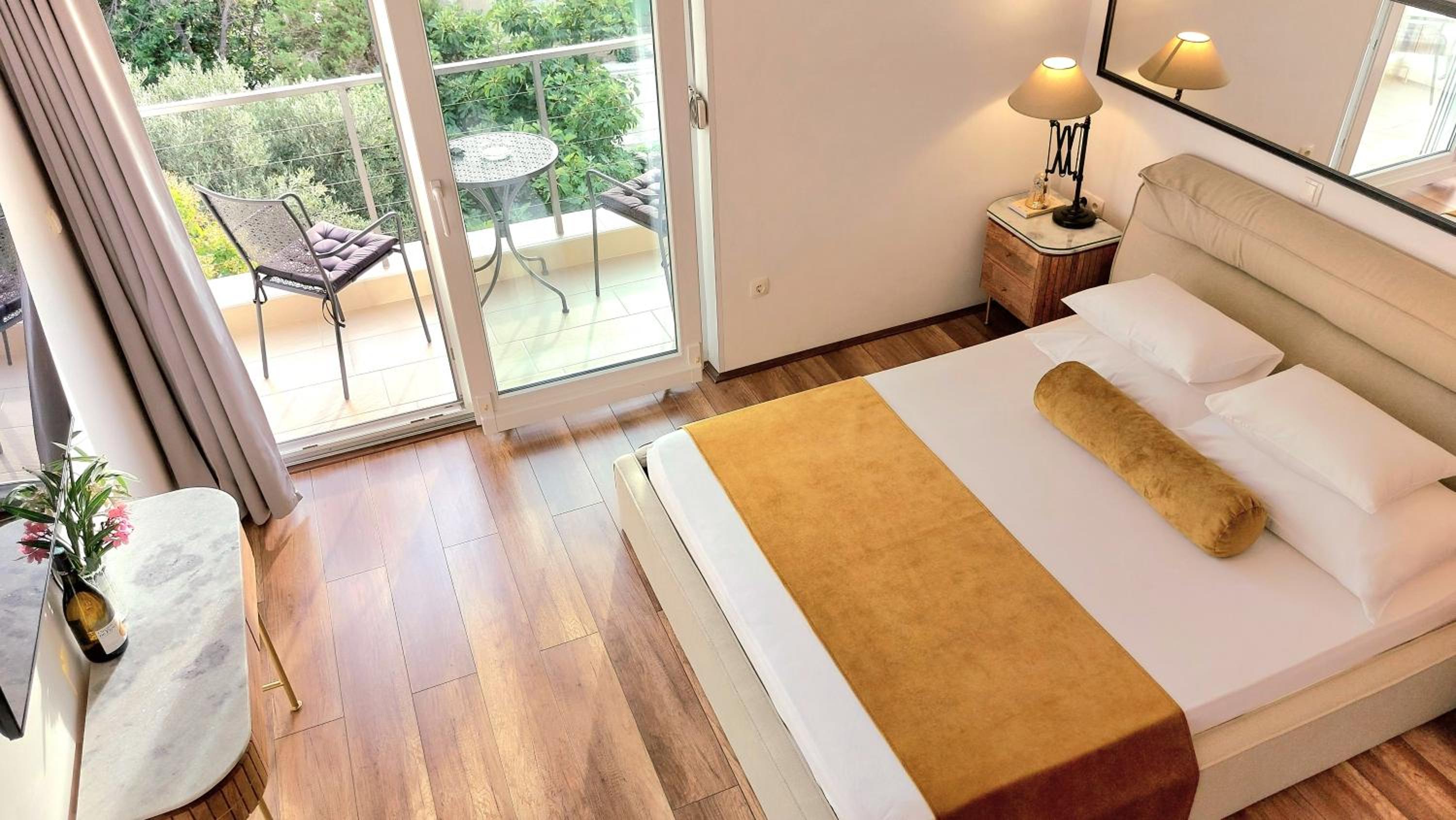 Boutique Apartments Refresh