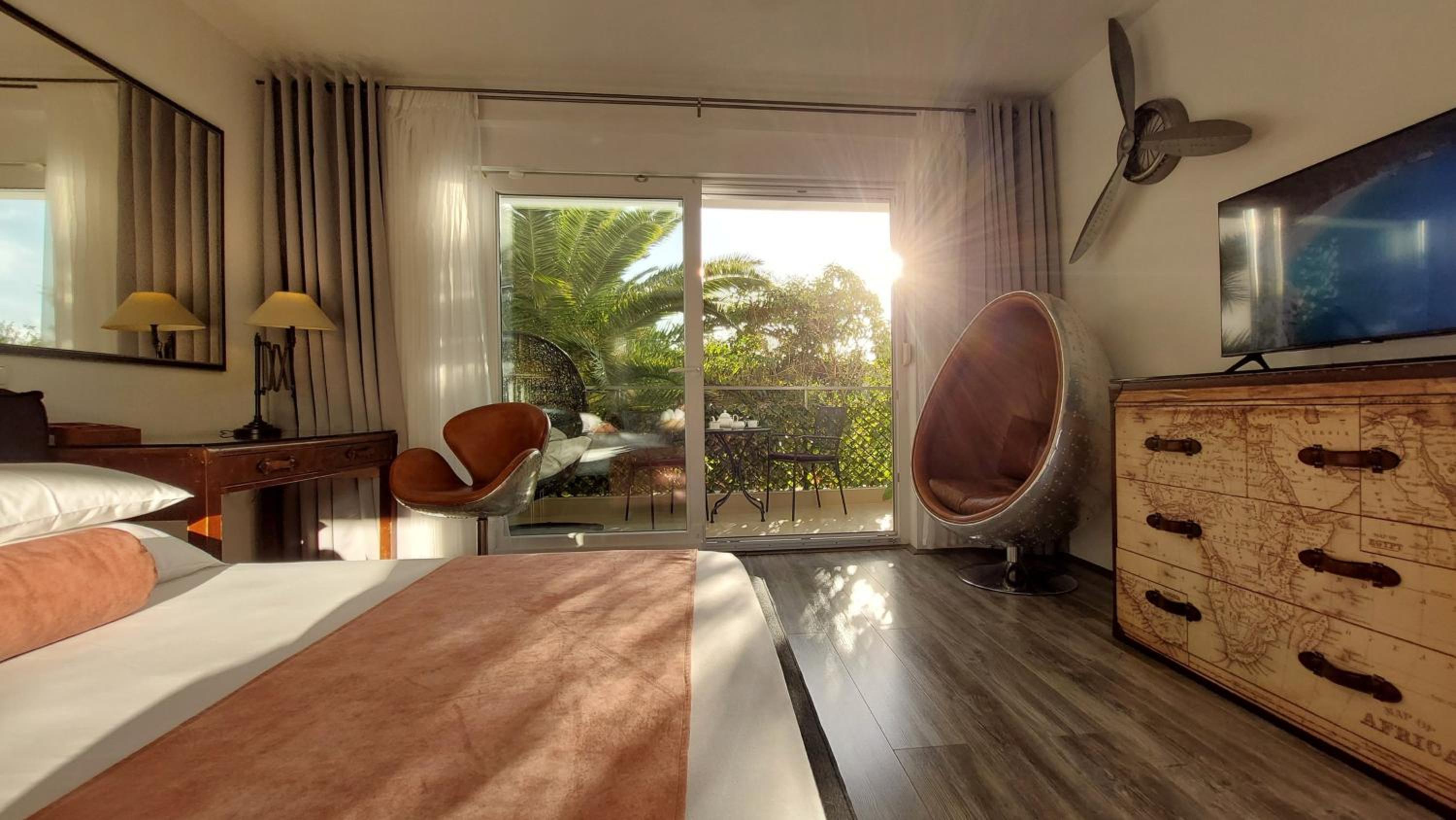 Refresh Boutique Apartments